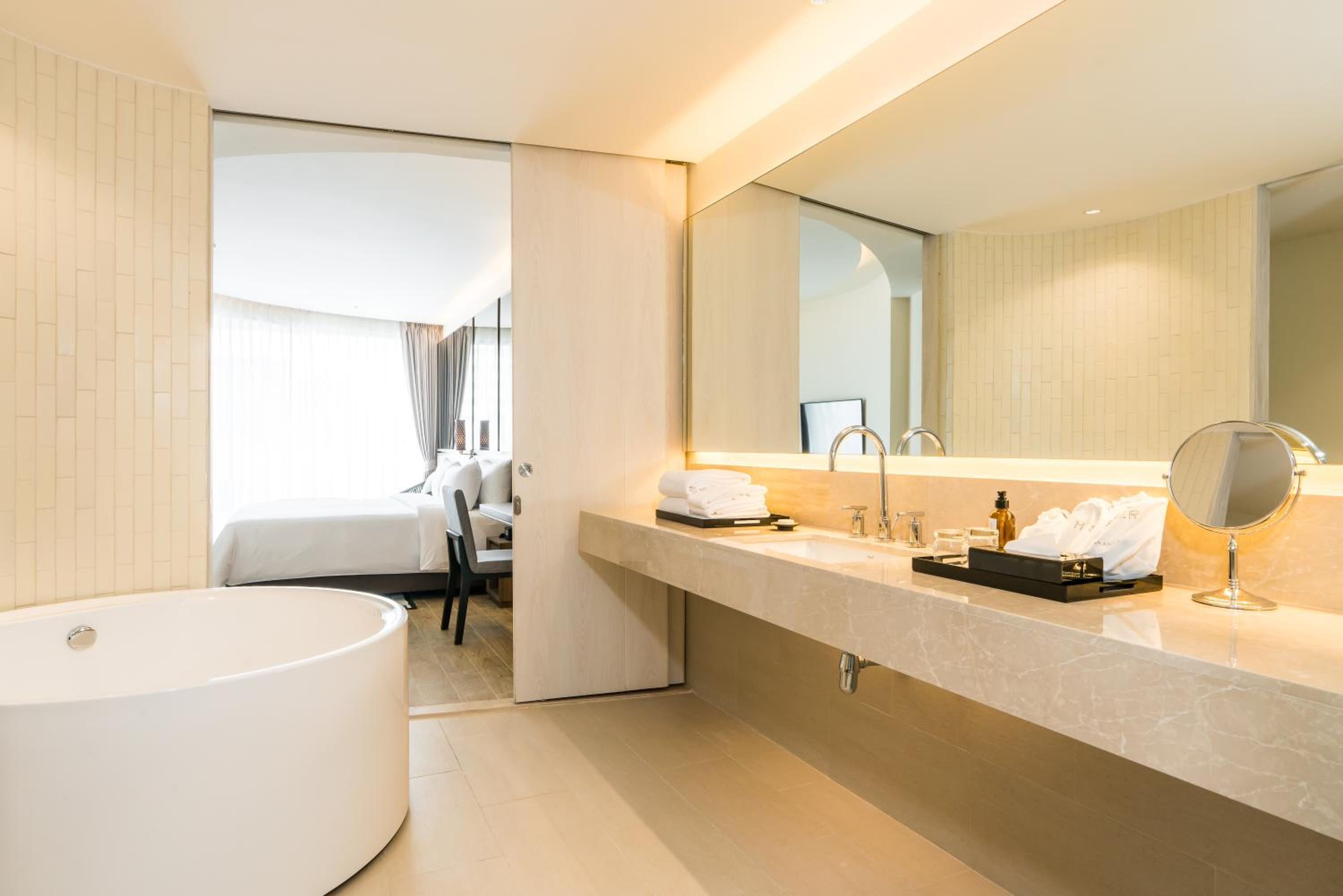 Sea View Grand Deluxe Twin room - Photo 6