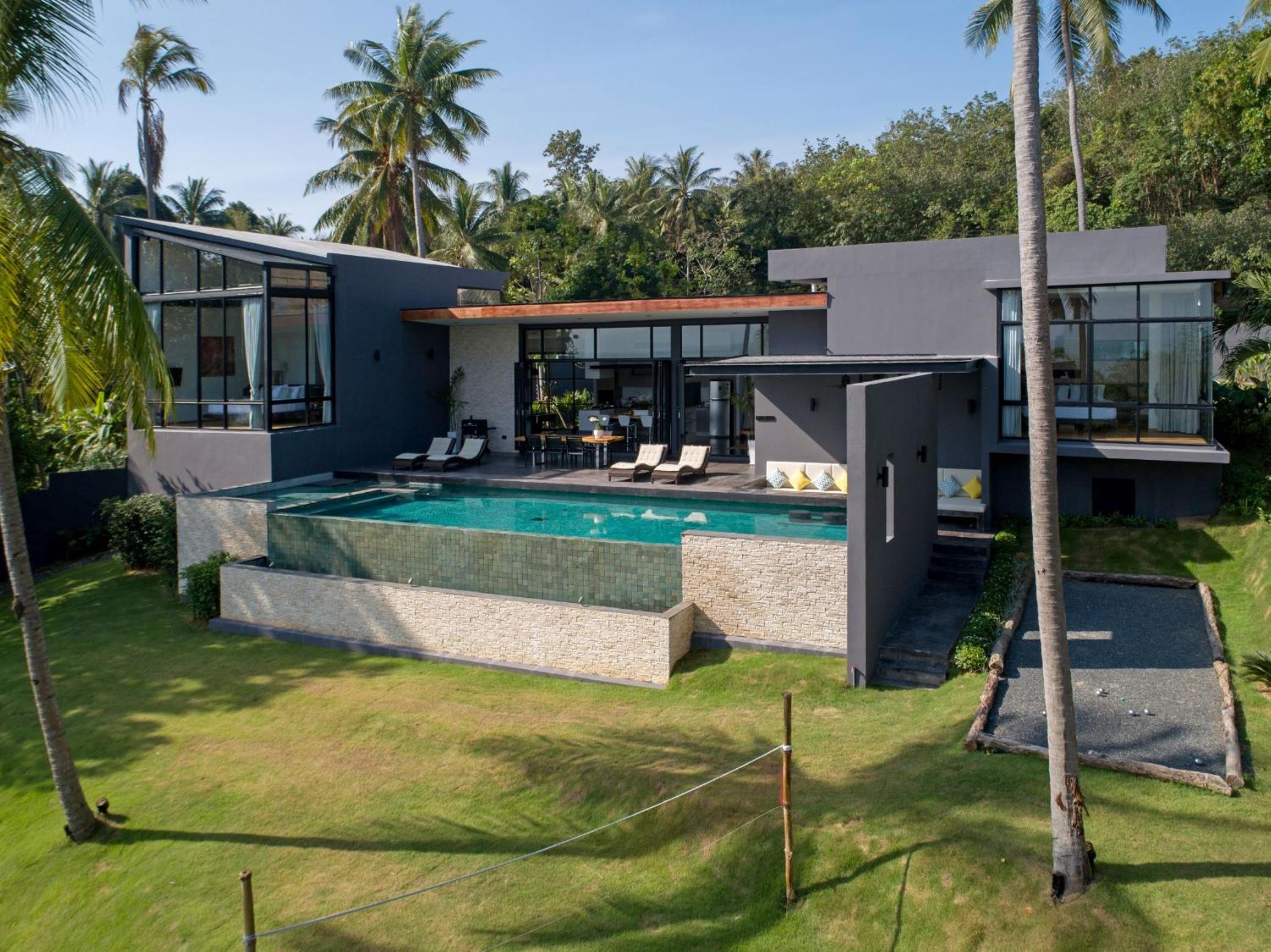 Villa with Private Pool photo 2