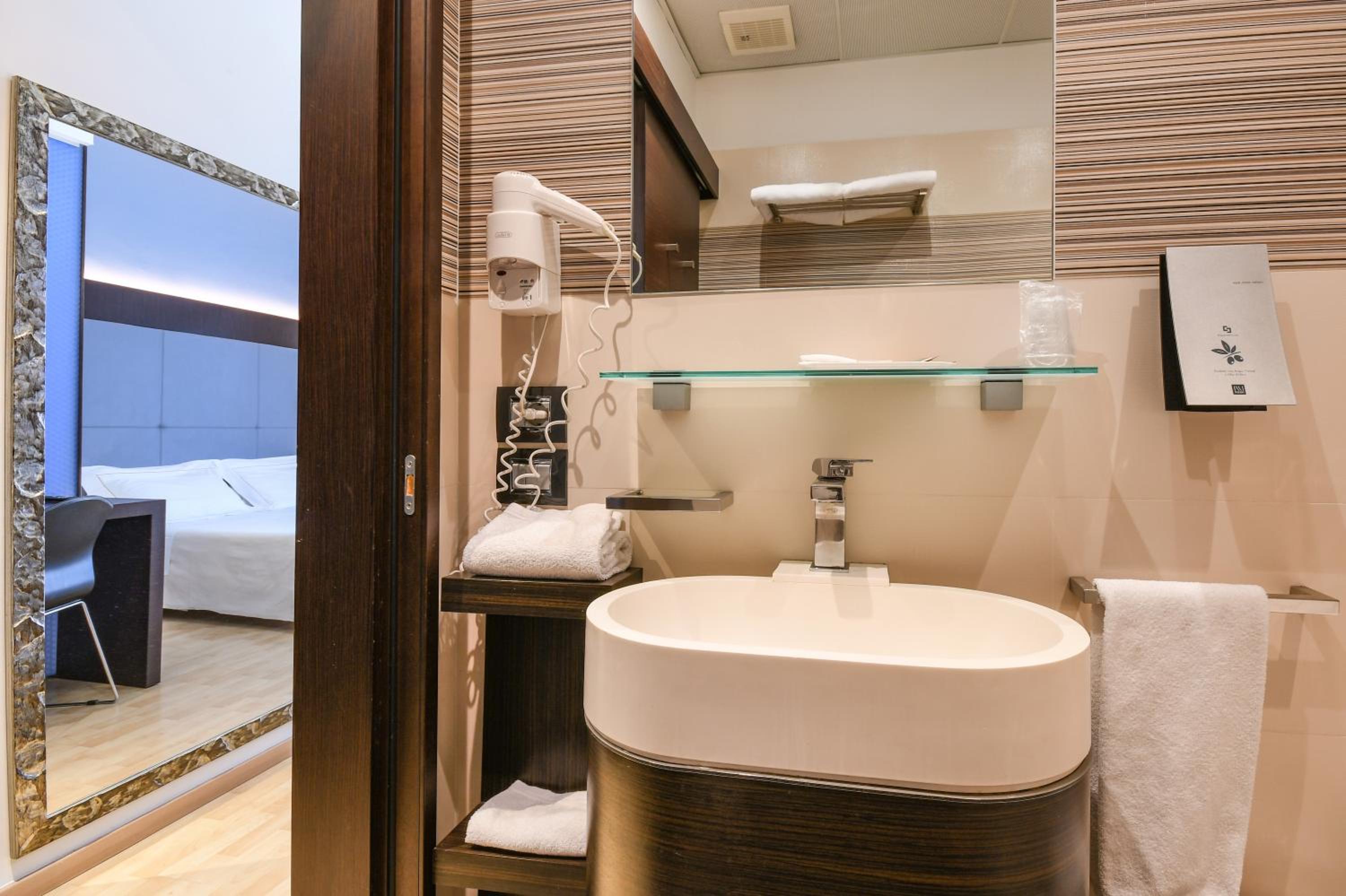Premium Double Room - Photo 2