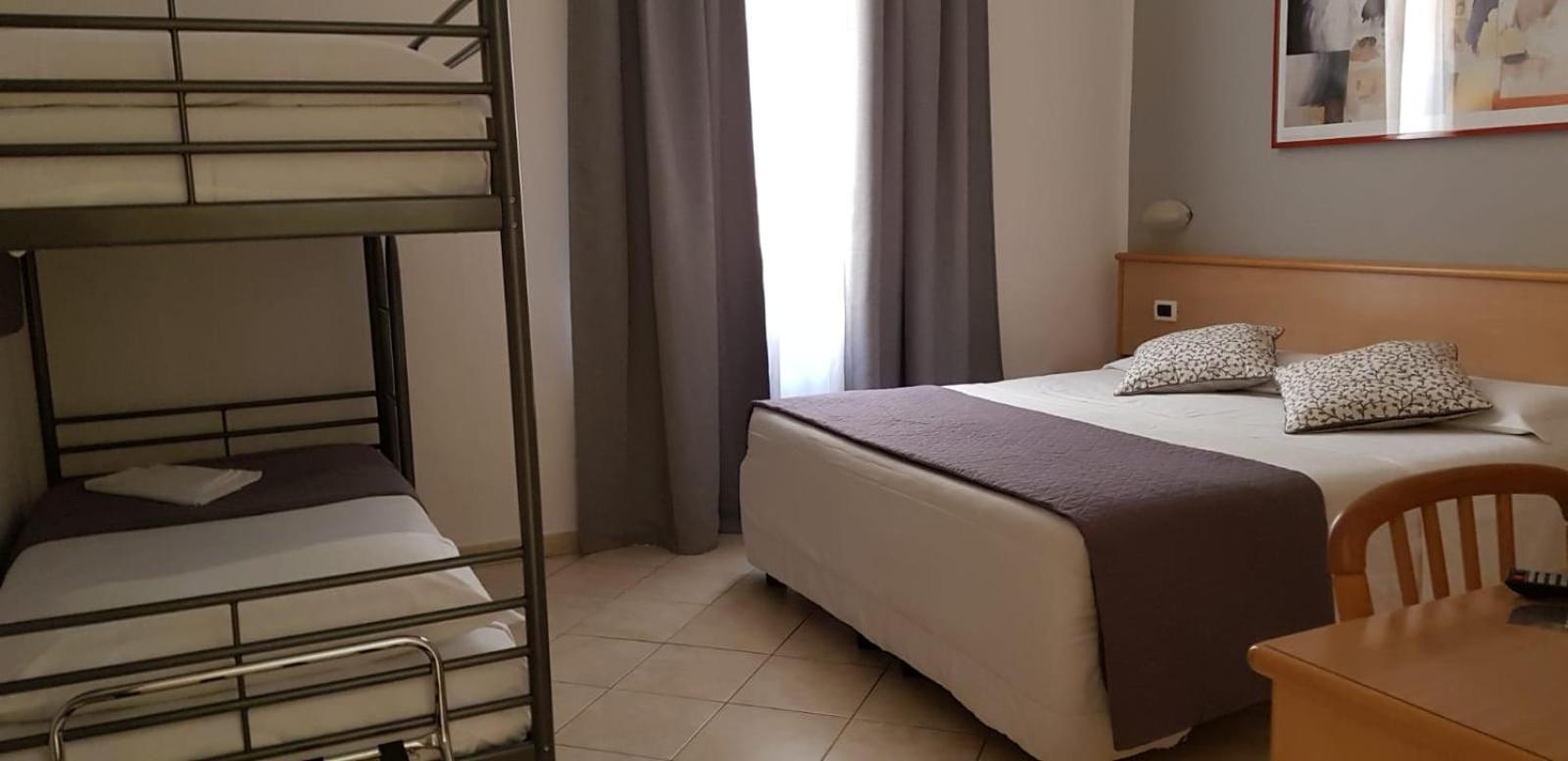 Quadruple Room - Photo 1