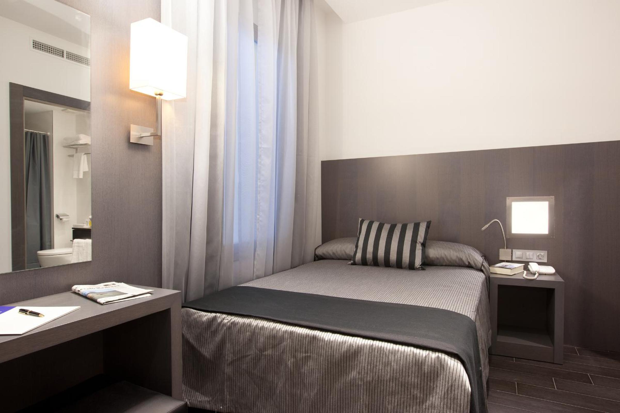 Small Double Room photo 3