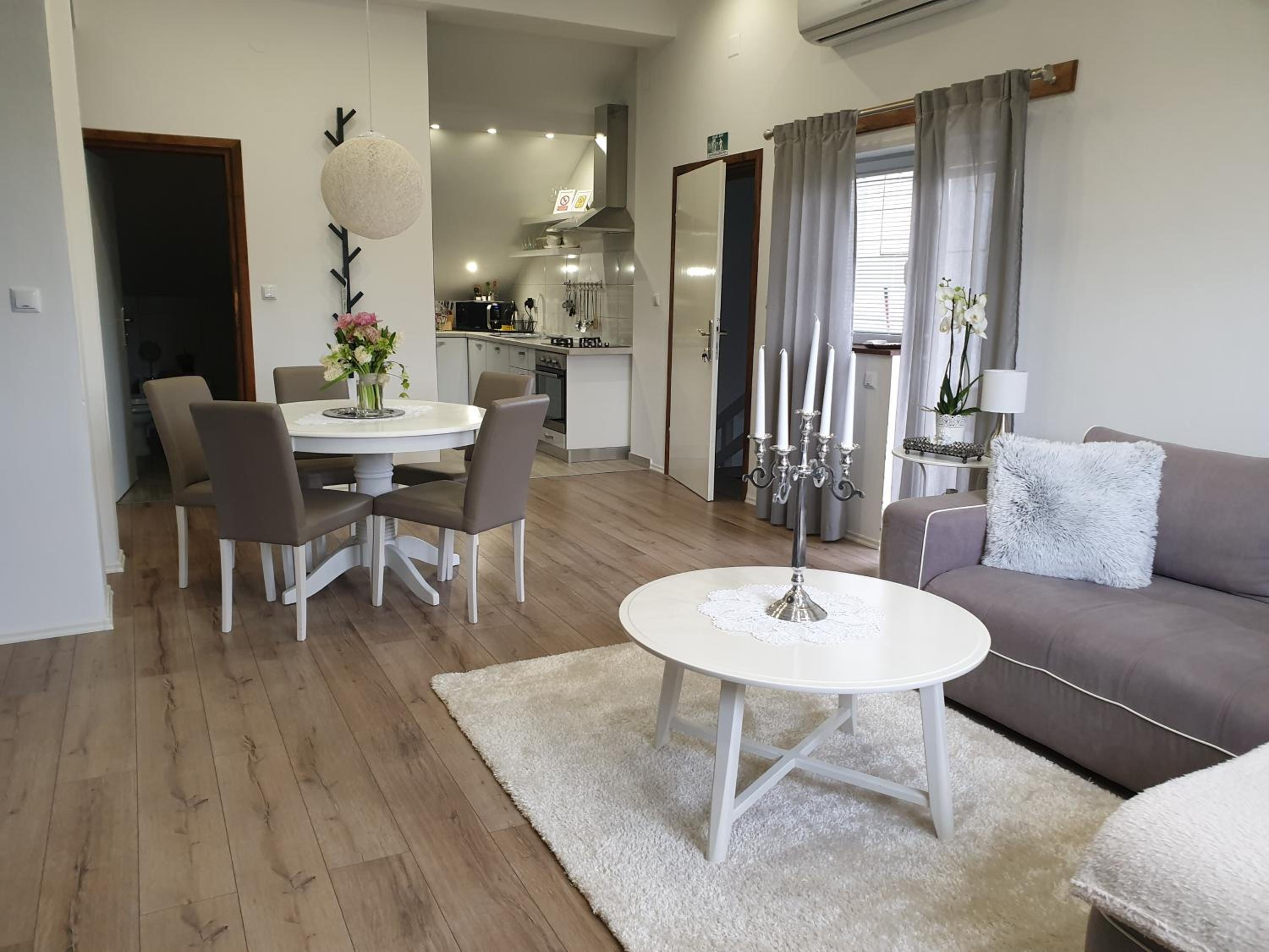 Two-Bedroom Apartment with Balcony - Photo 17
