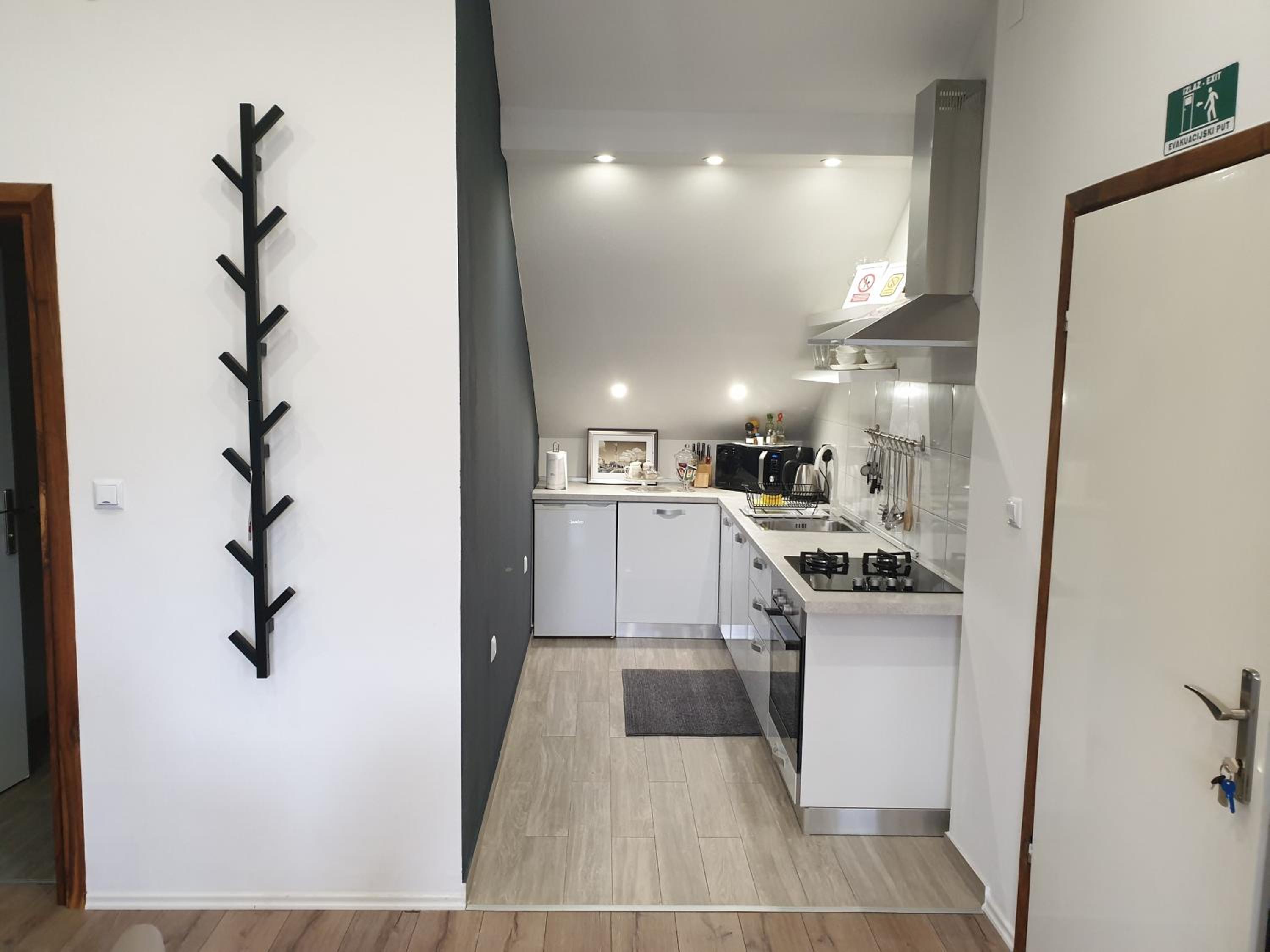 Two-Bedroom Apartment with Balcony - Photo 6