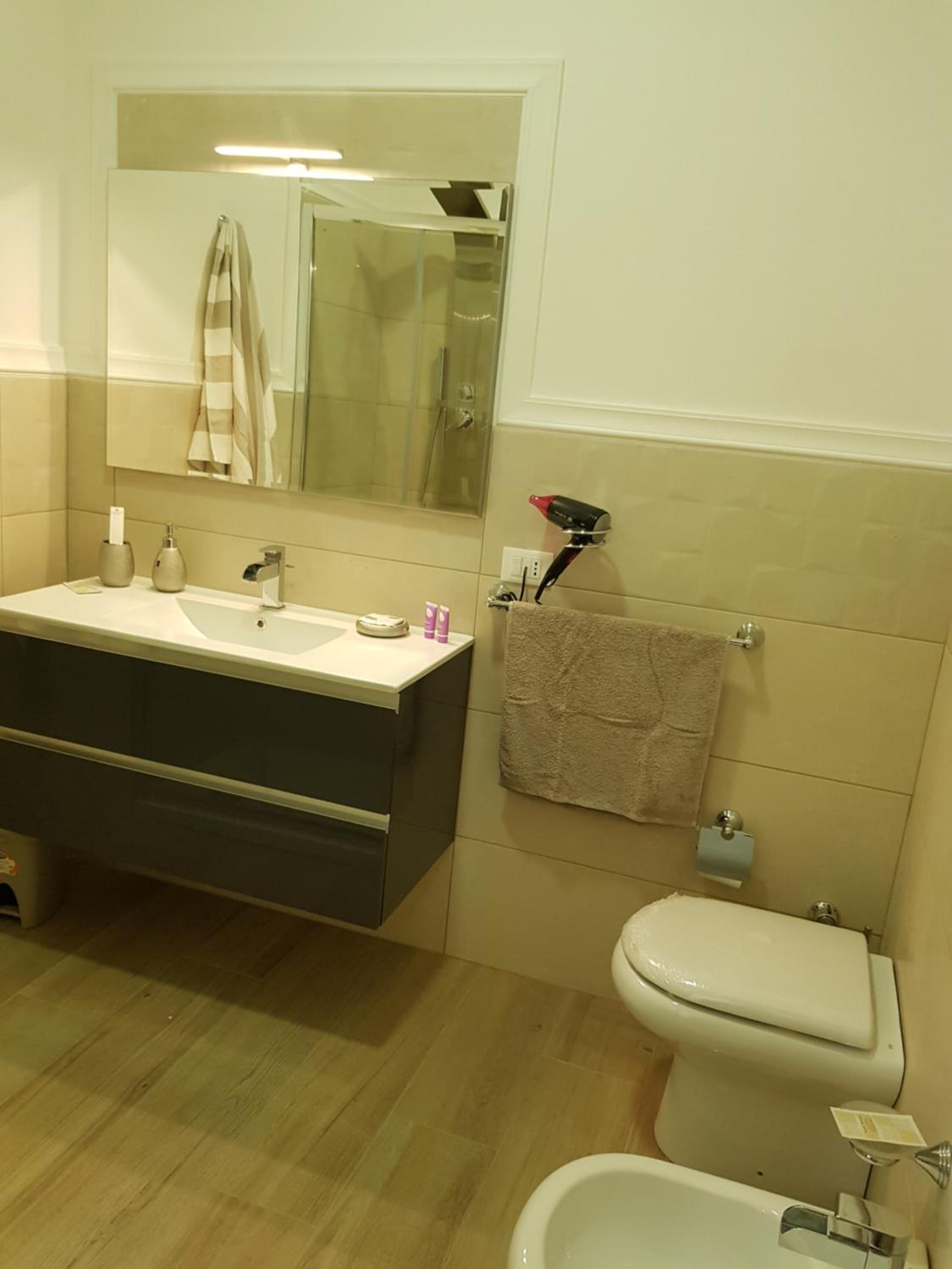 Deluxe Room - Photo 8