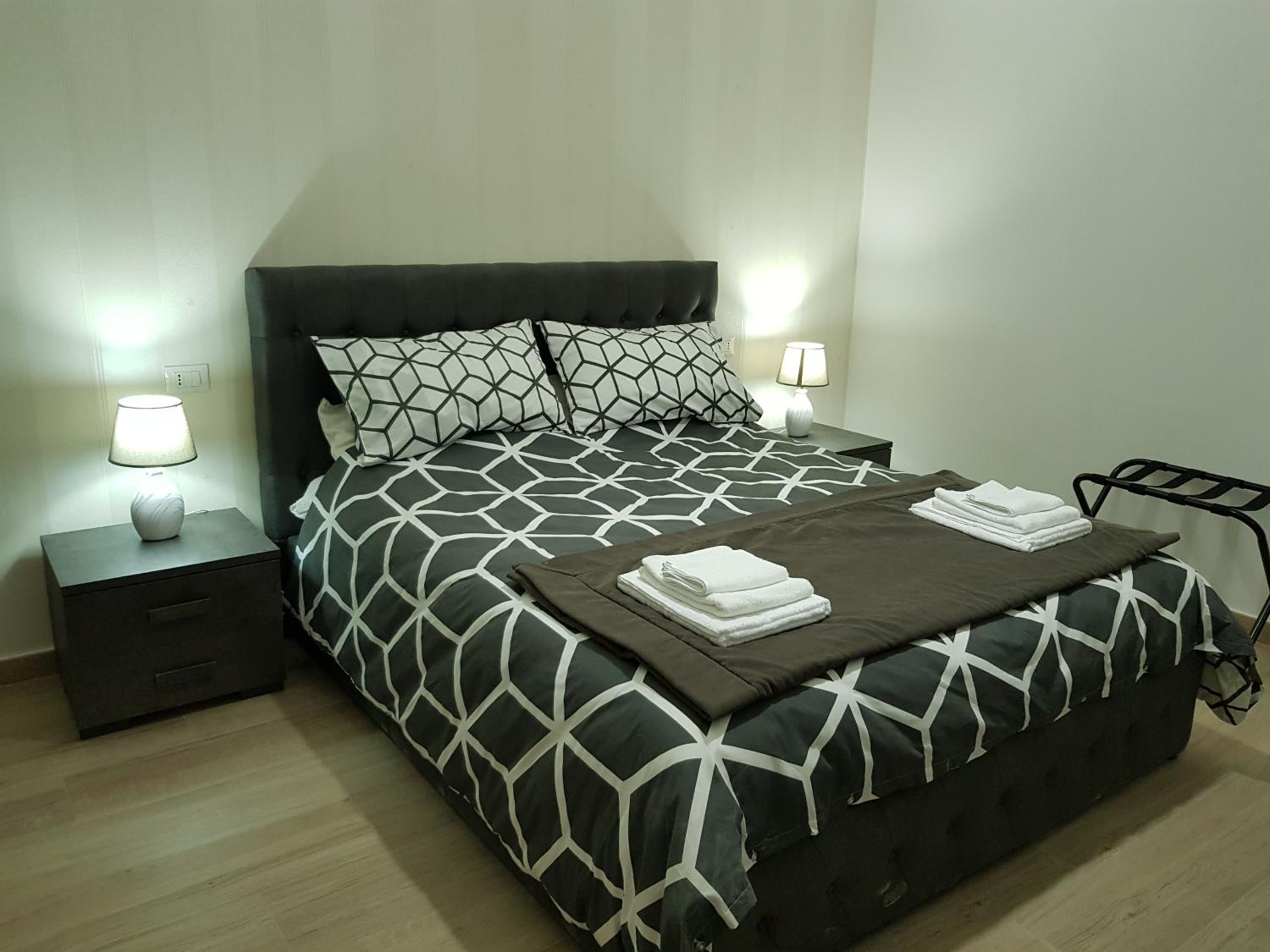 Deluxe Room - Photo 6