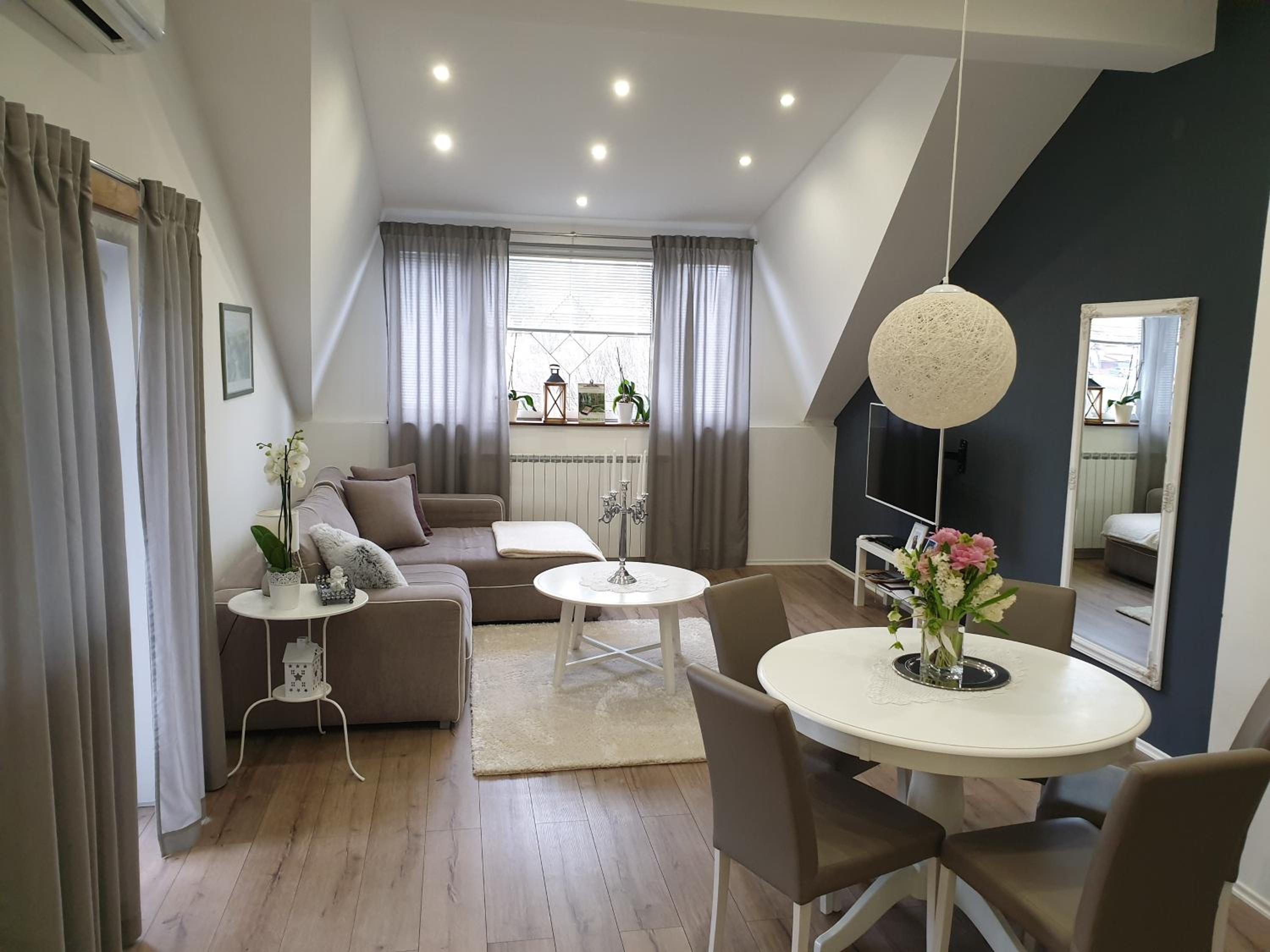 Two-Bedroom Apartment with Balcony - Photo 14