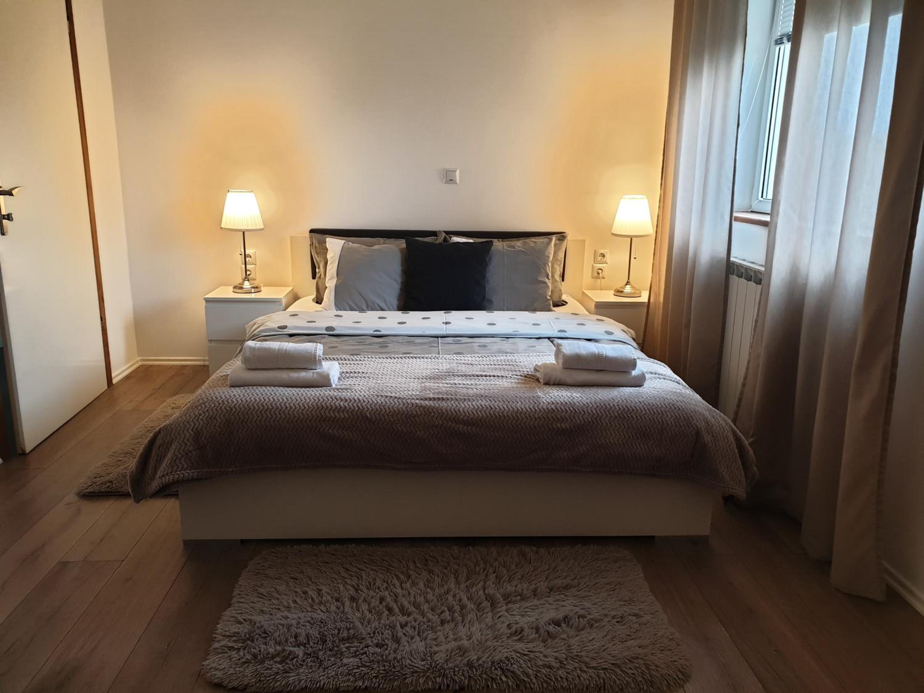 Two-Bedroom Apartment with Balcony - Photo 19