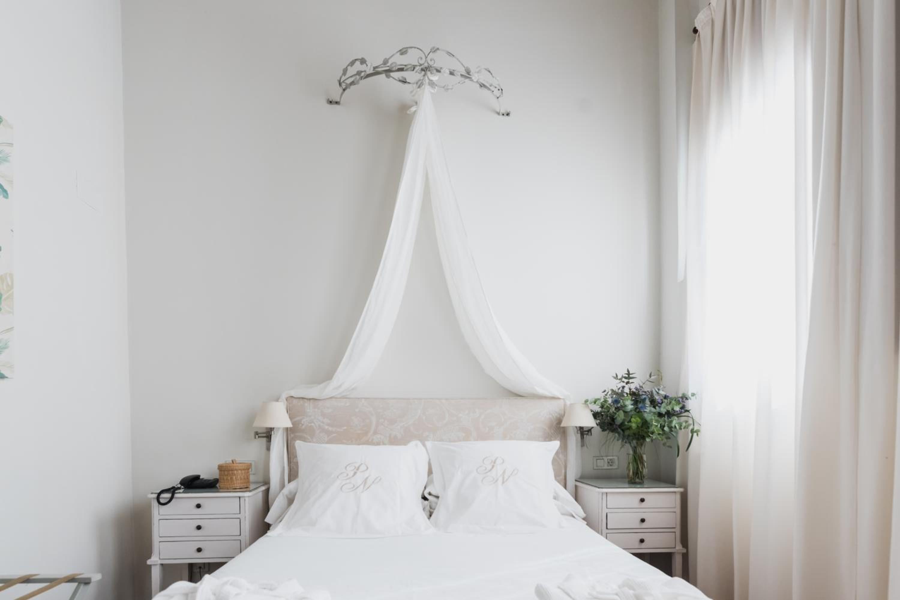 Premium Double Room - Photo 6