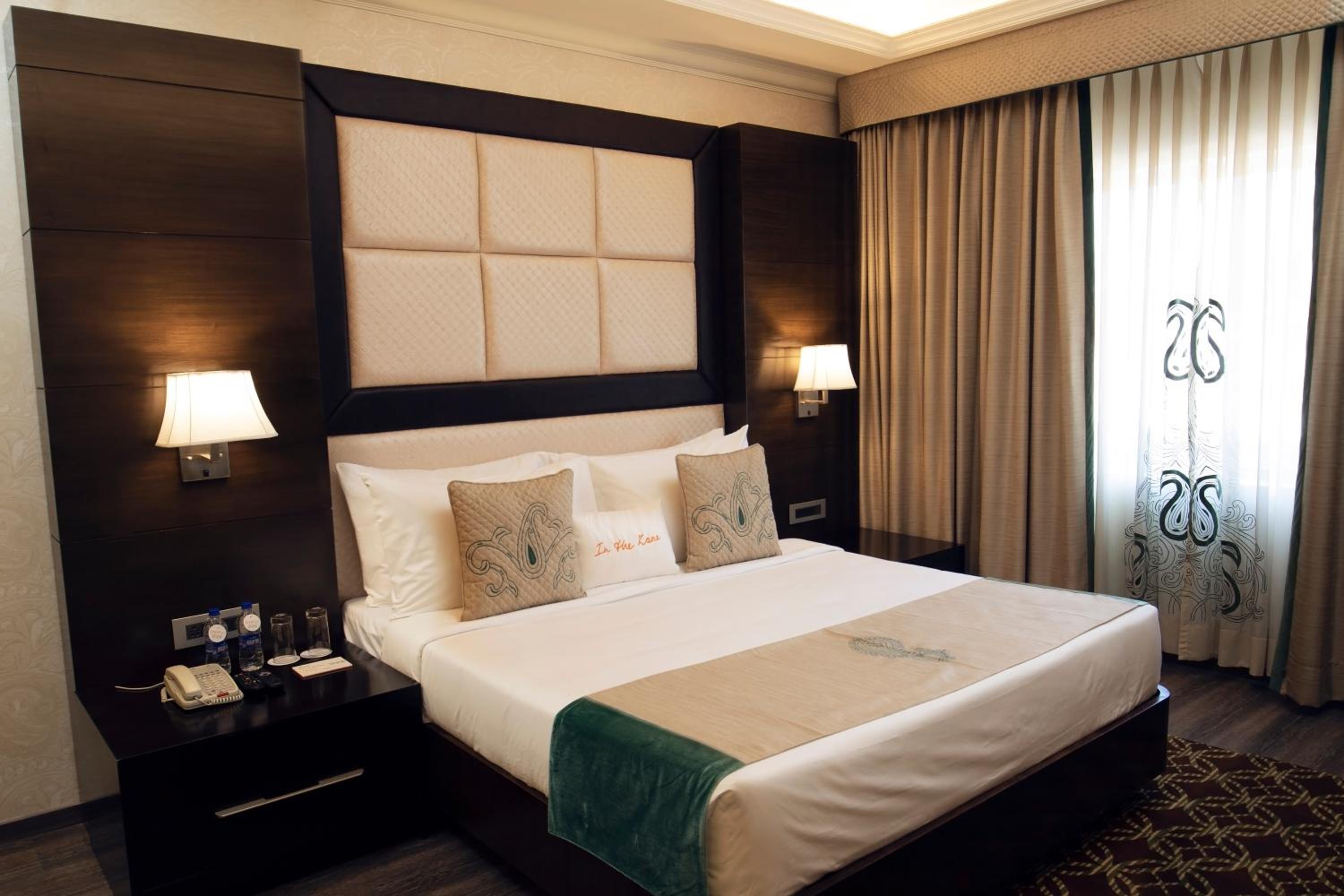 Deluxe Queen Room (Complimentary welcome drinks on arrival)