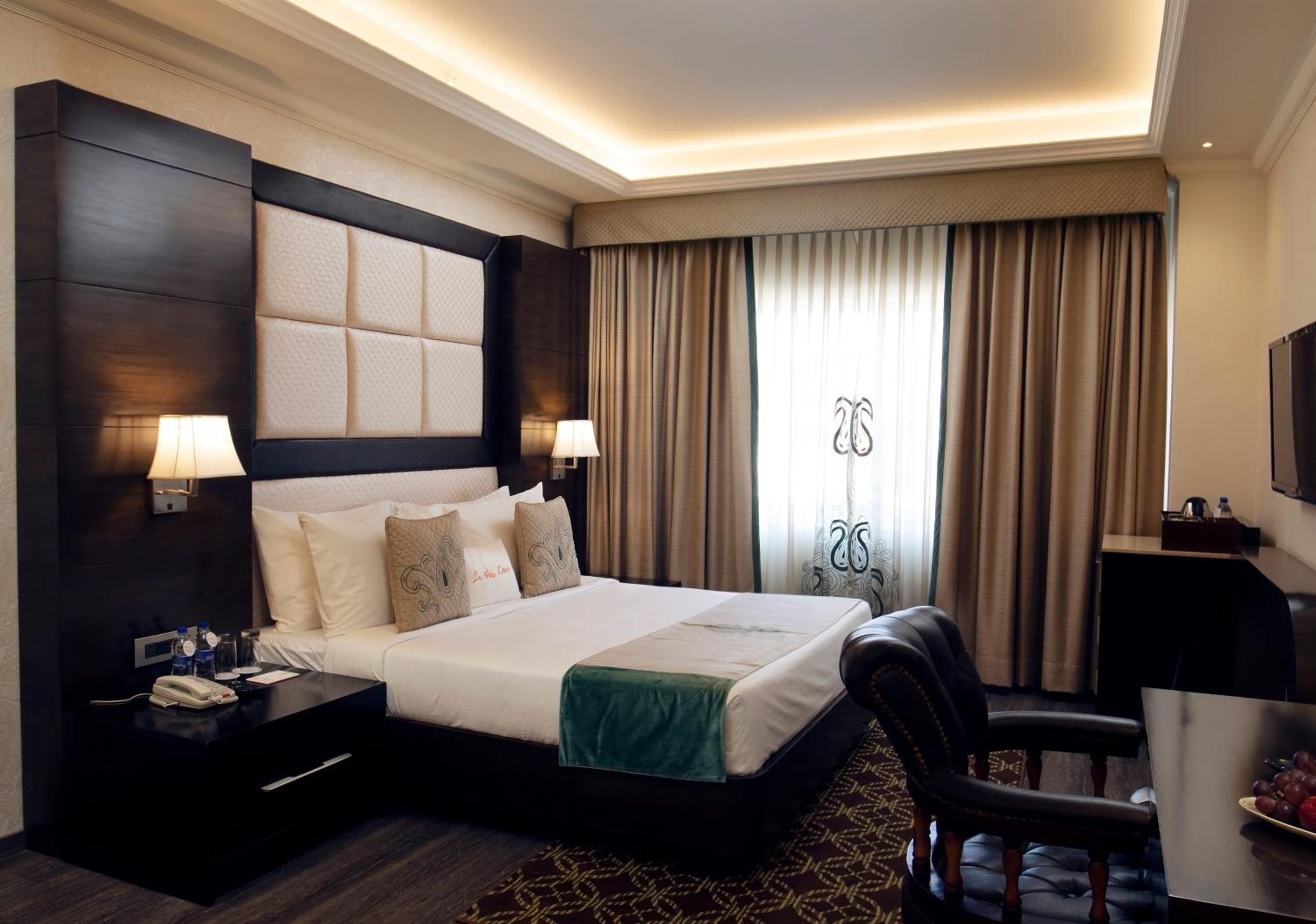 Deluxe Queen Room (Complimentary welcome drinks on arrival)
