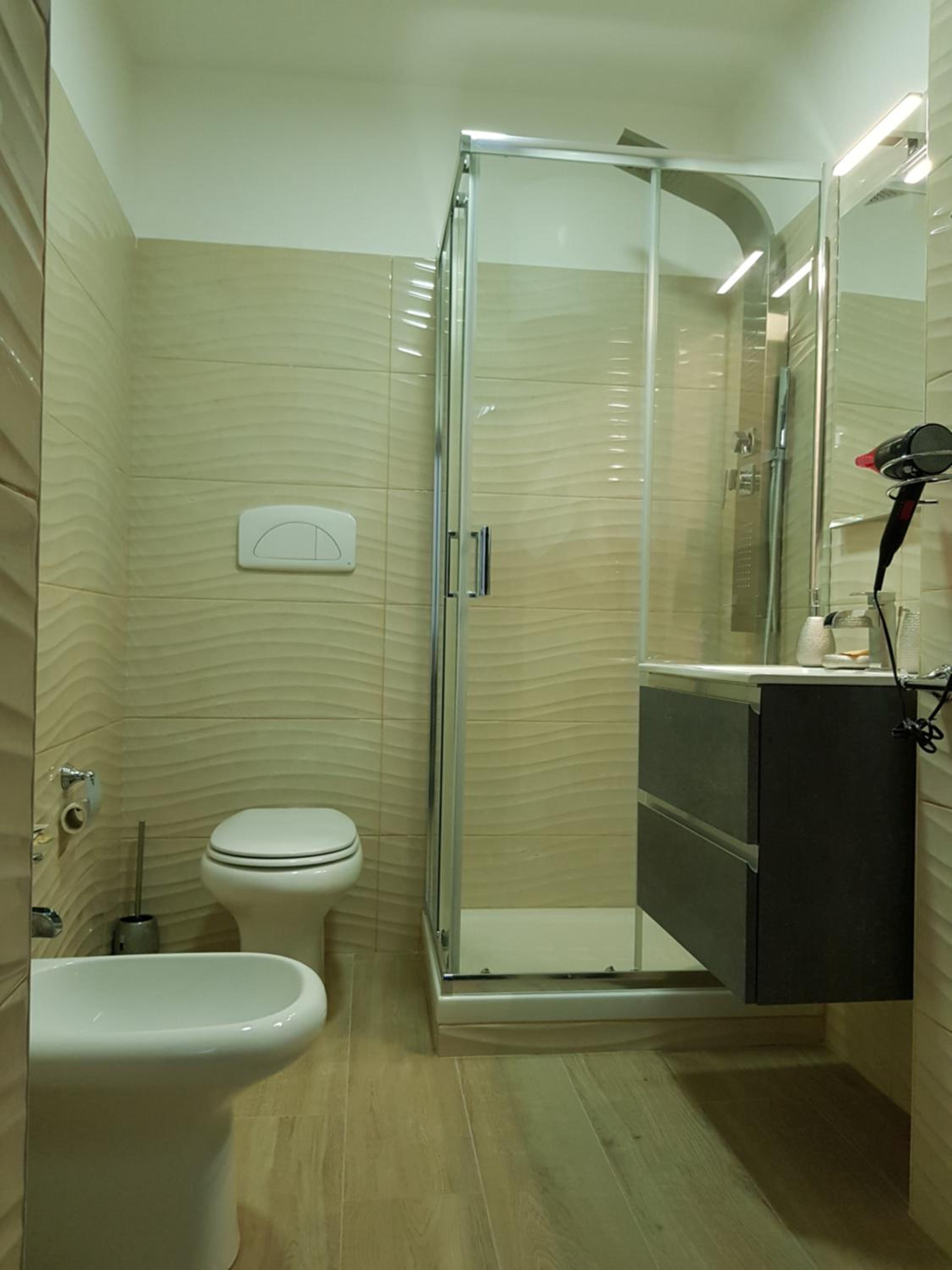 Deluxe Room - Photo 10