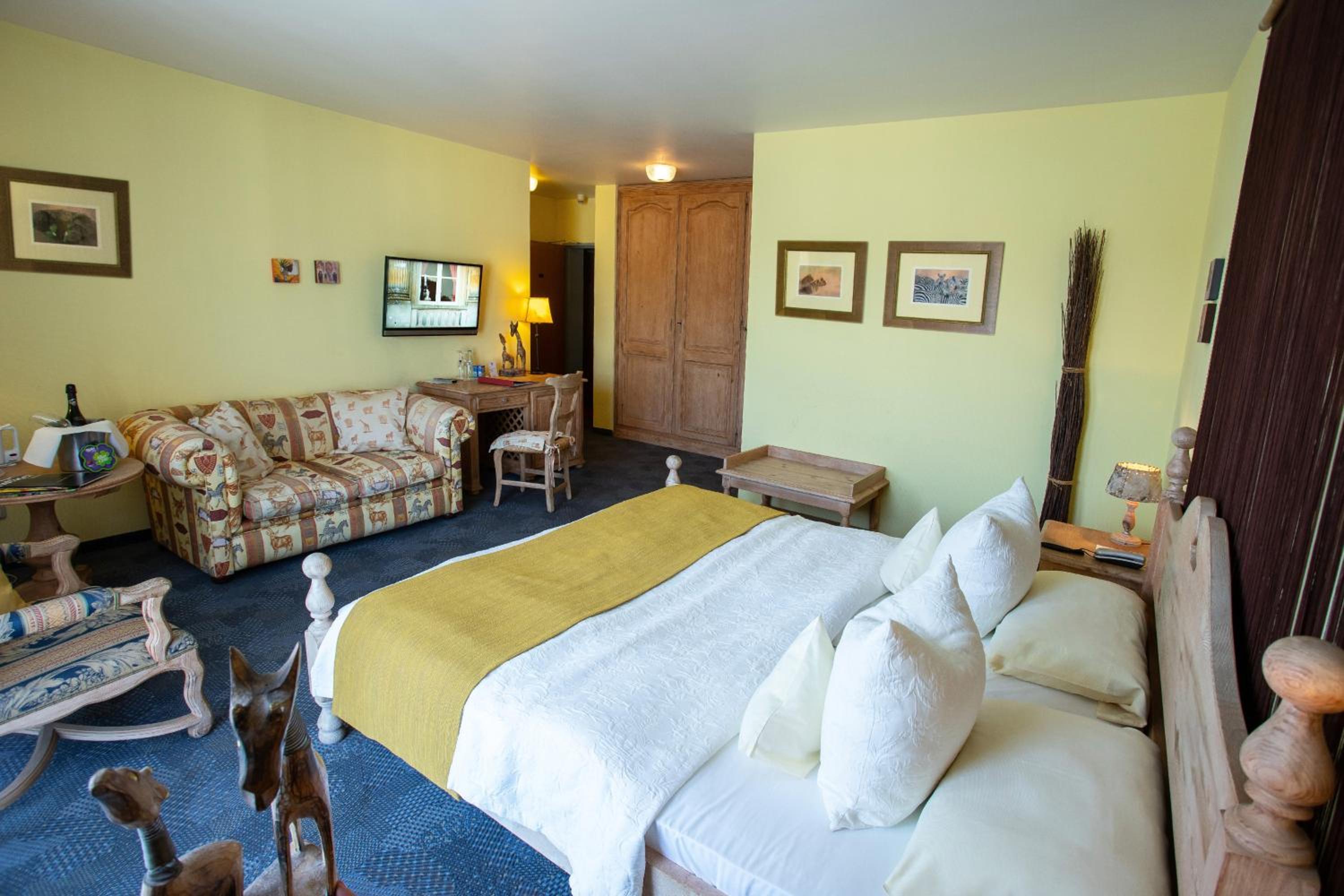 Double Room (1 Adult) - Photo 3