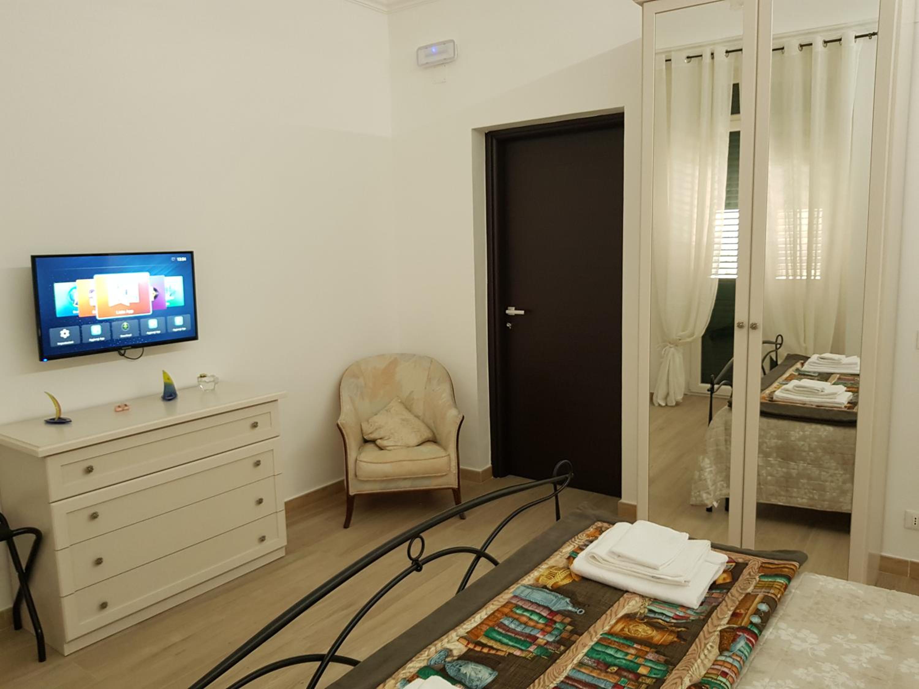 Deluxe Room - Photo 3