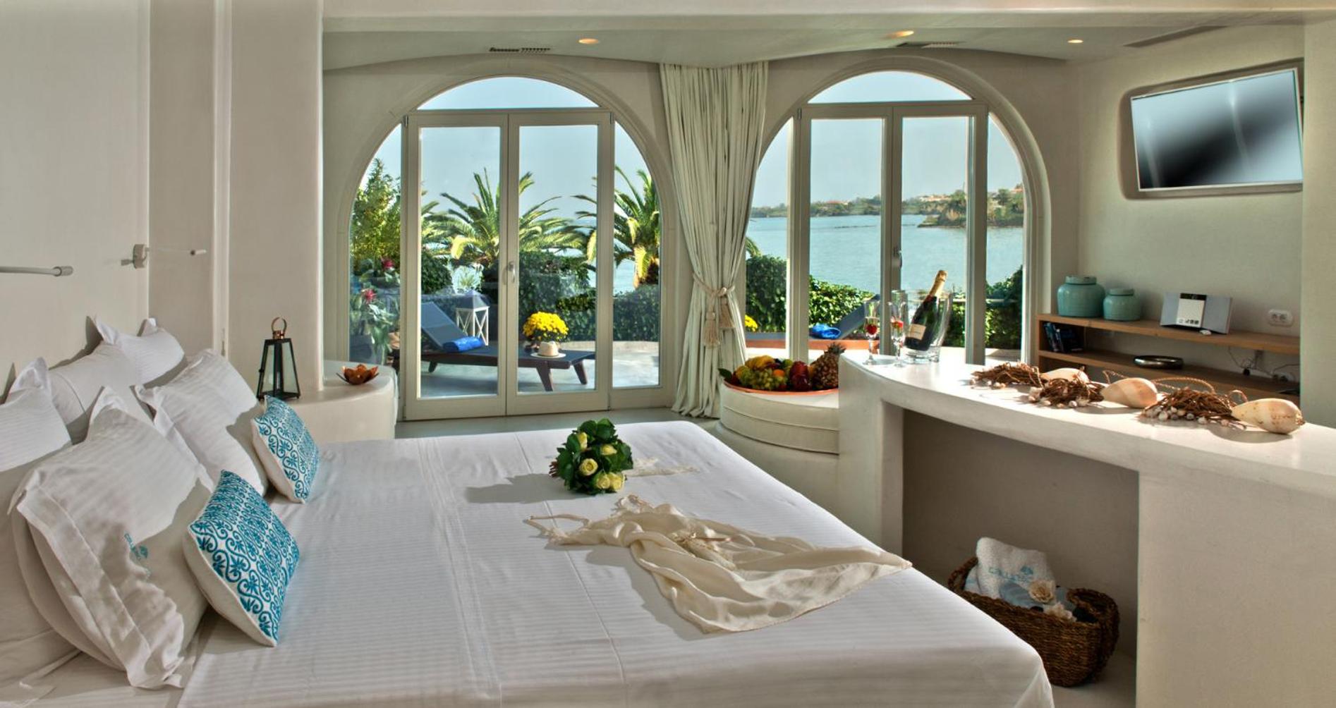 Executive Beachfront View Suite