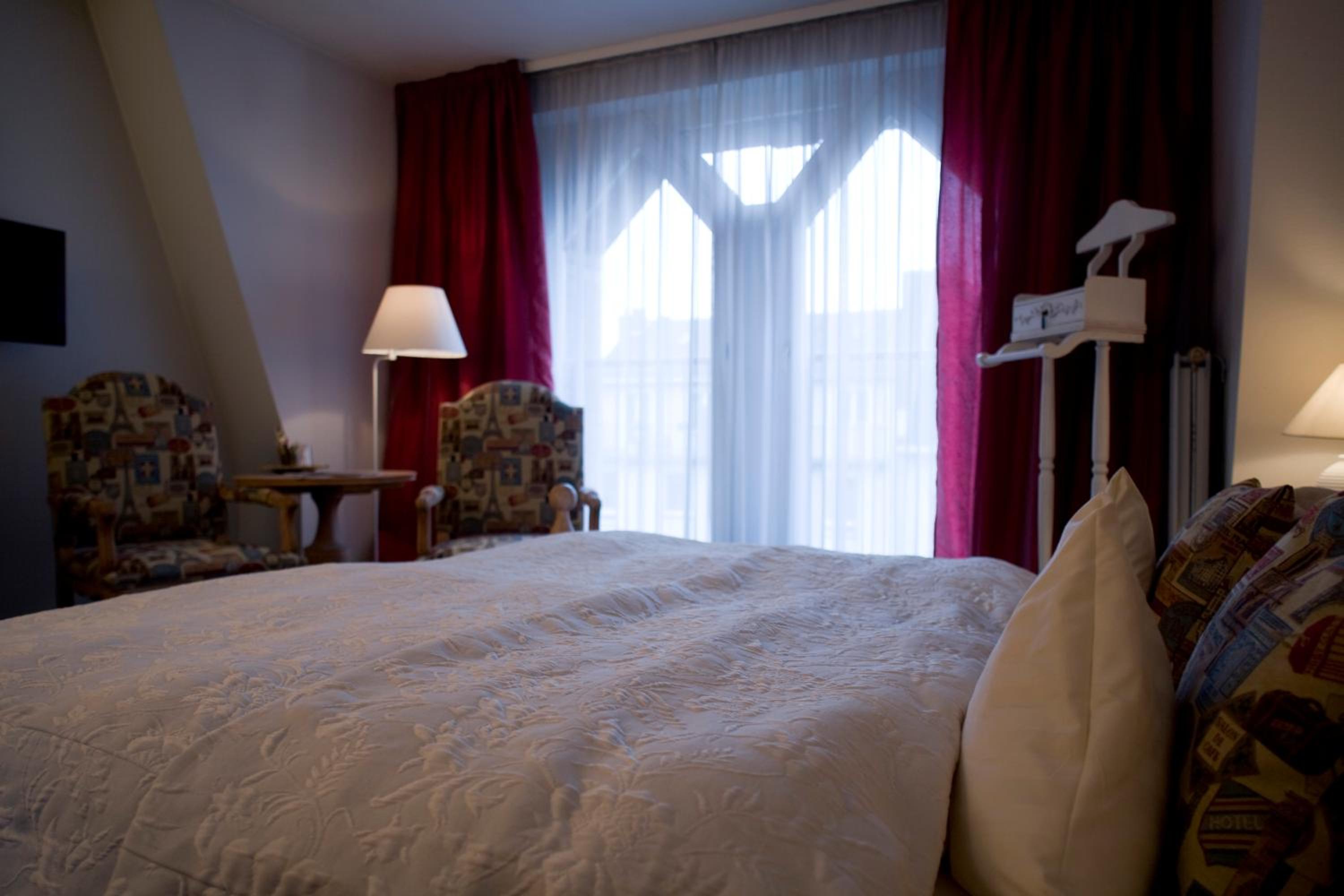 Double Room (1 Adult) - Photo 6