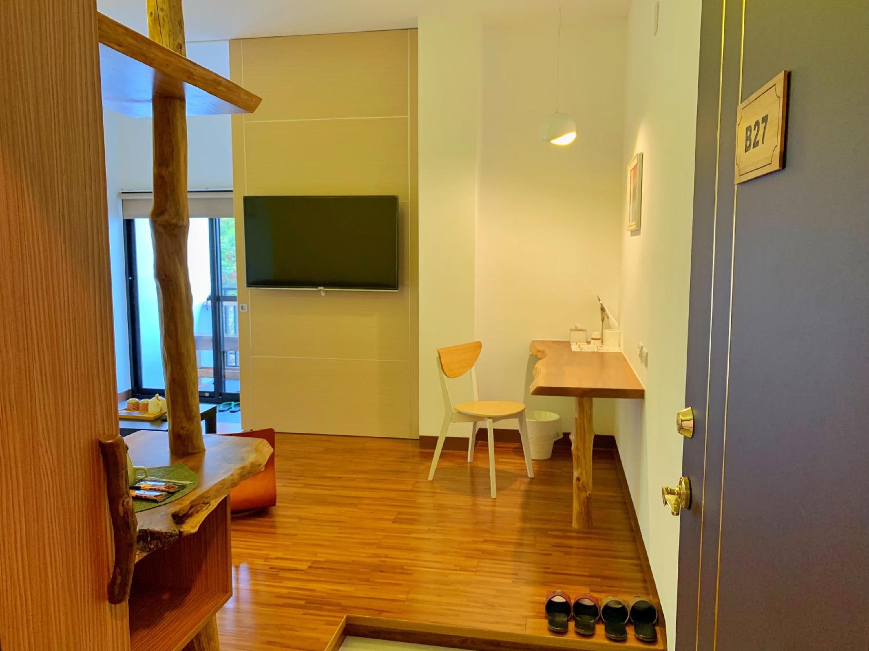 Queen Room with Balcony photo 2