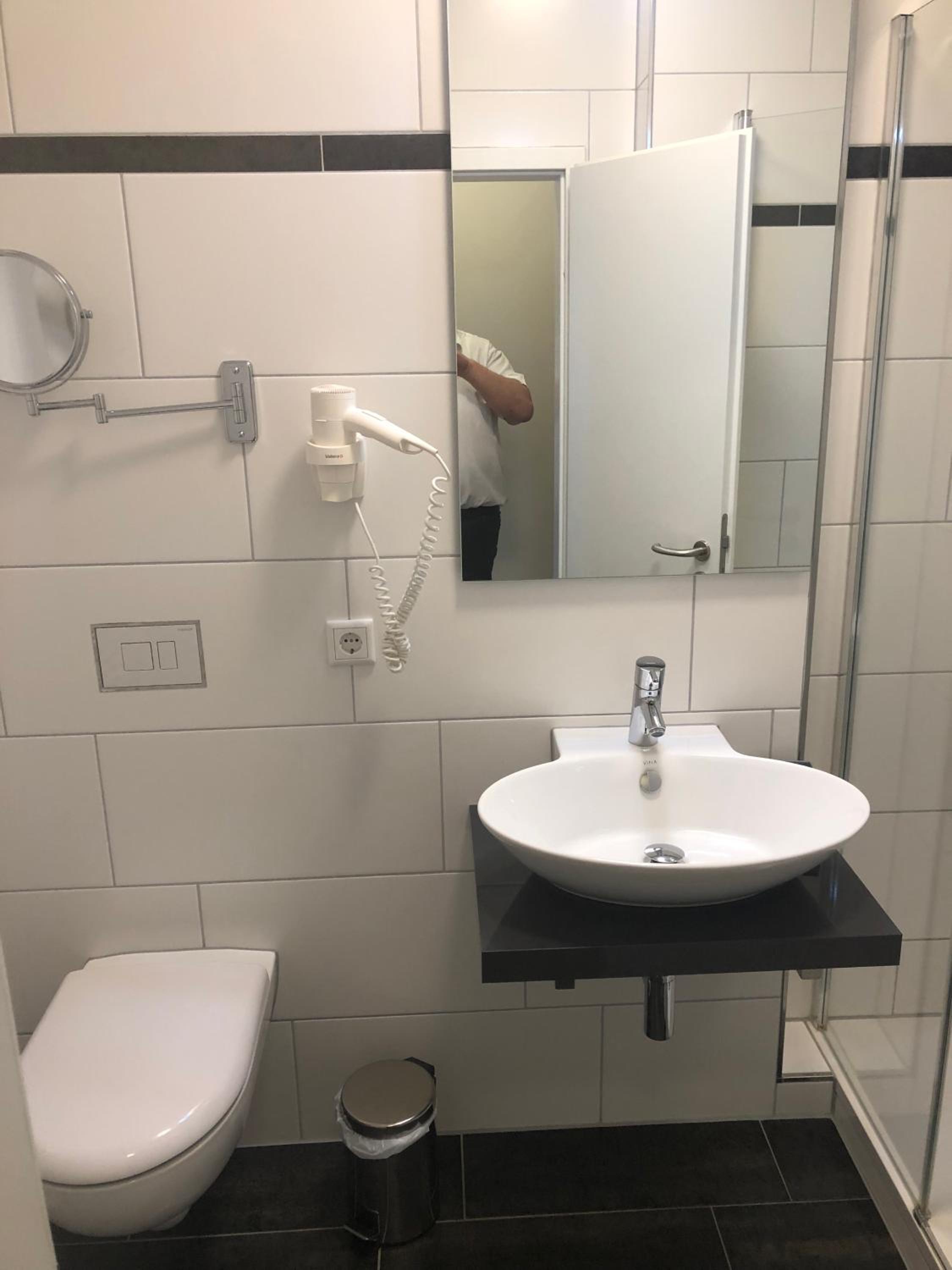 Single Room photo 3