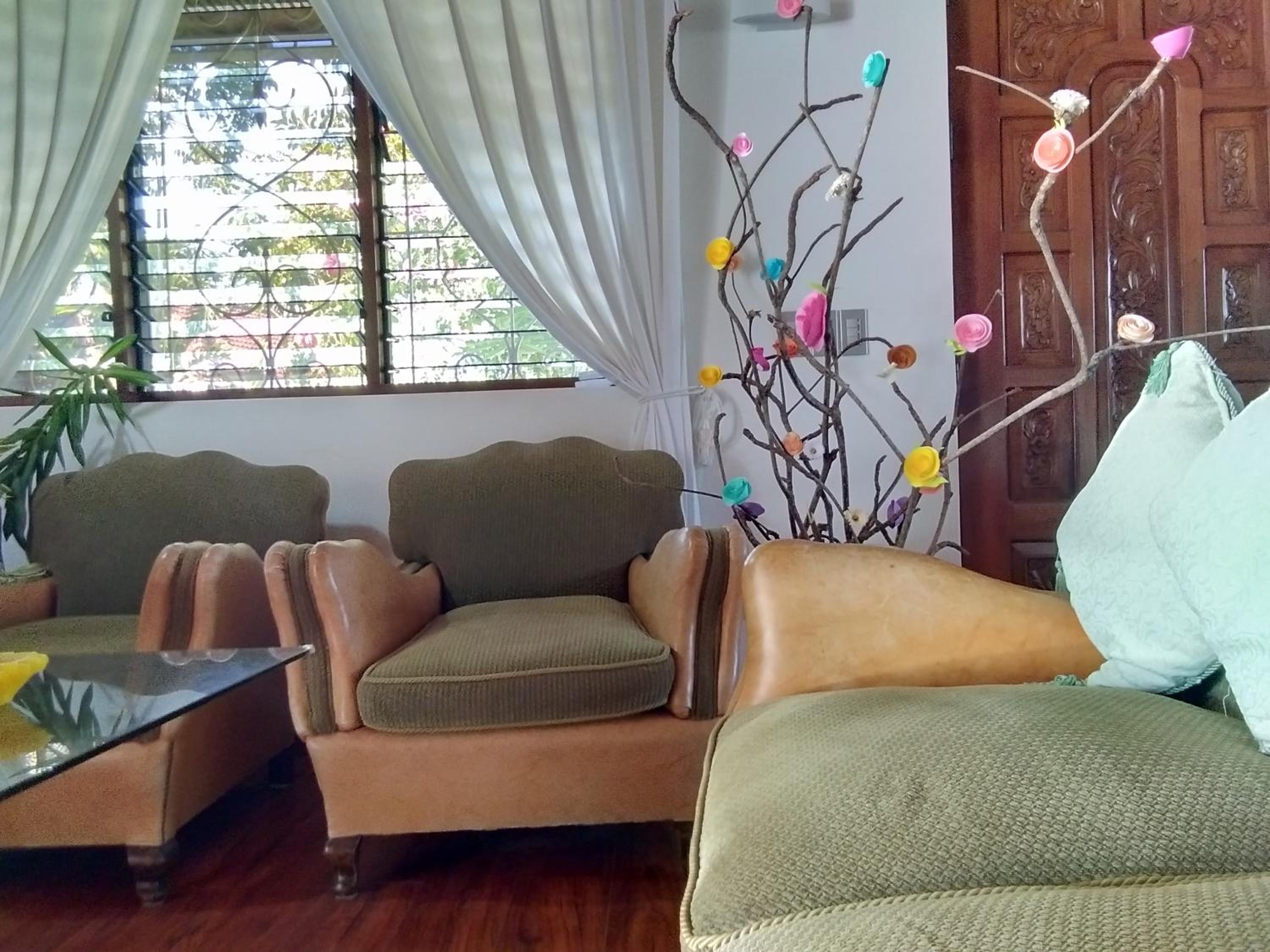 Three-Bedroom House - Photo 5