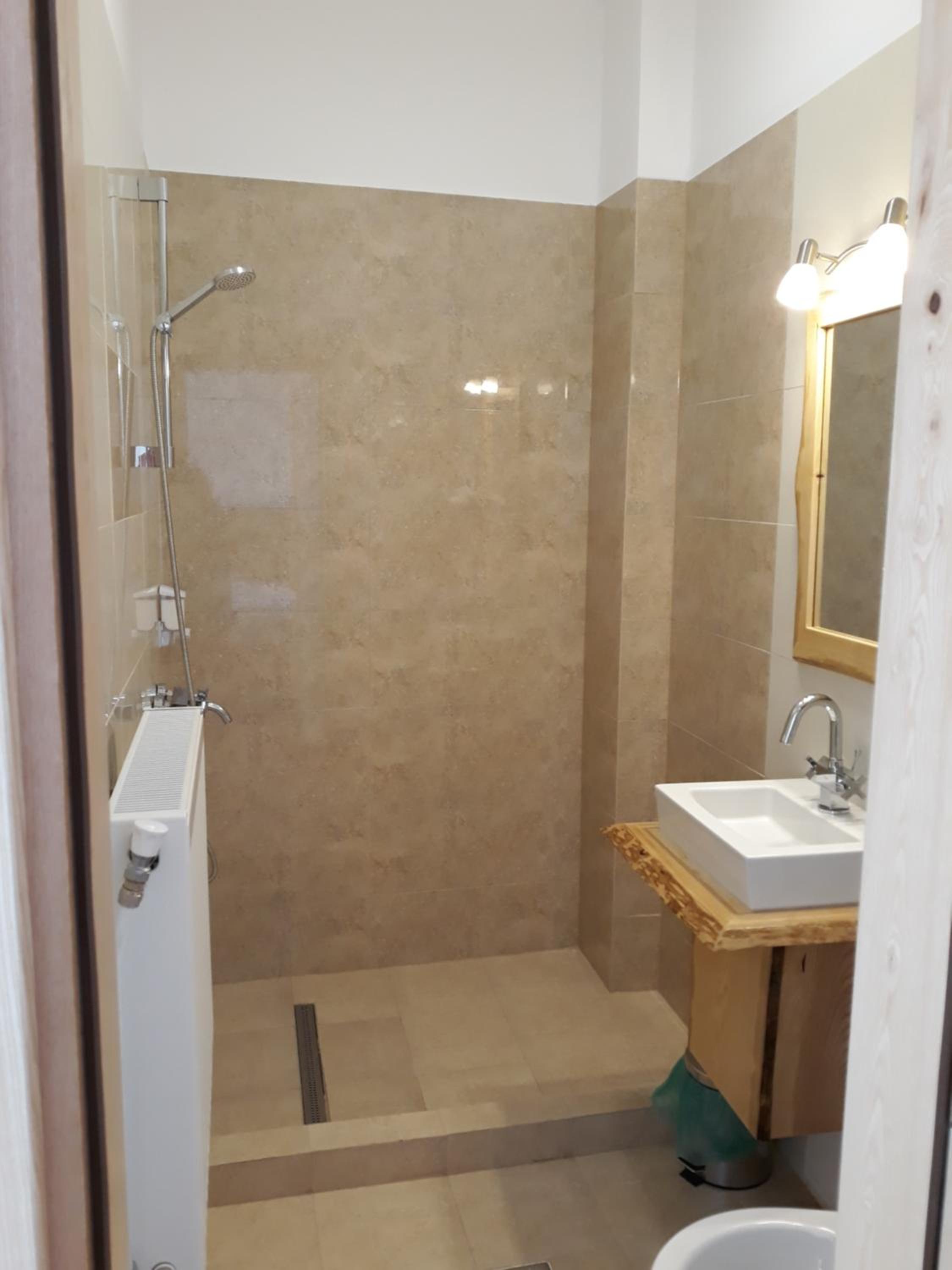 Twin Room - Photo 4