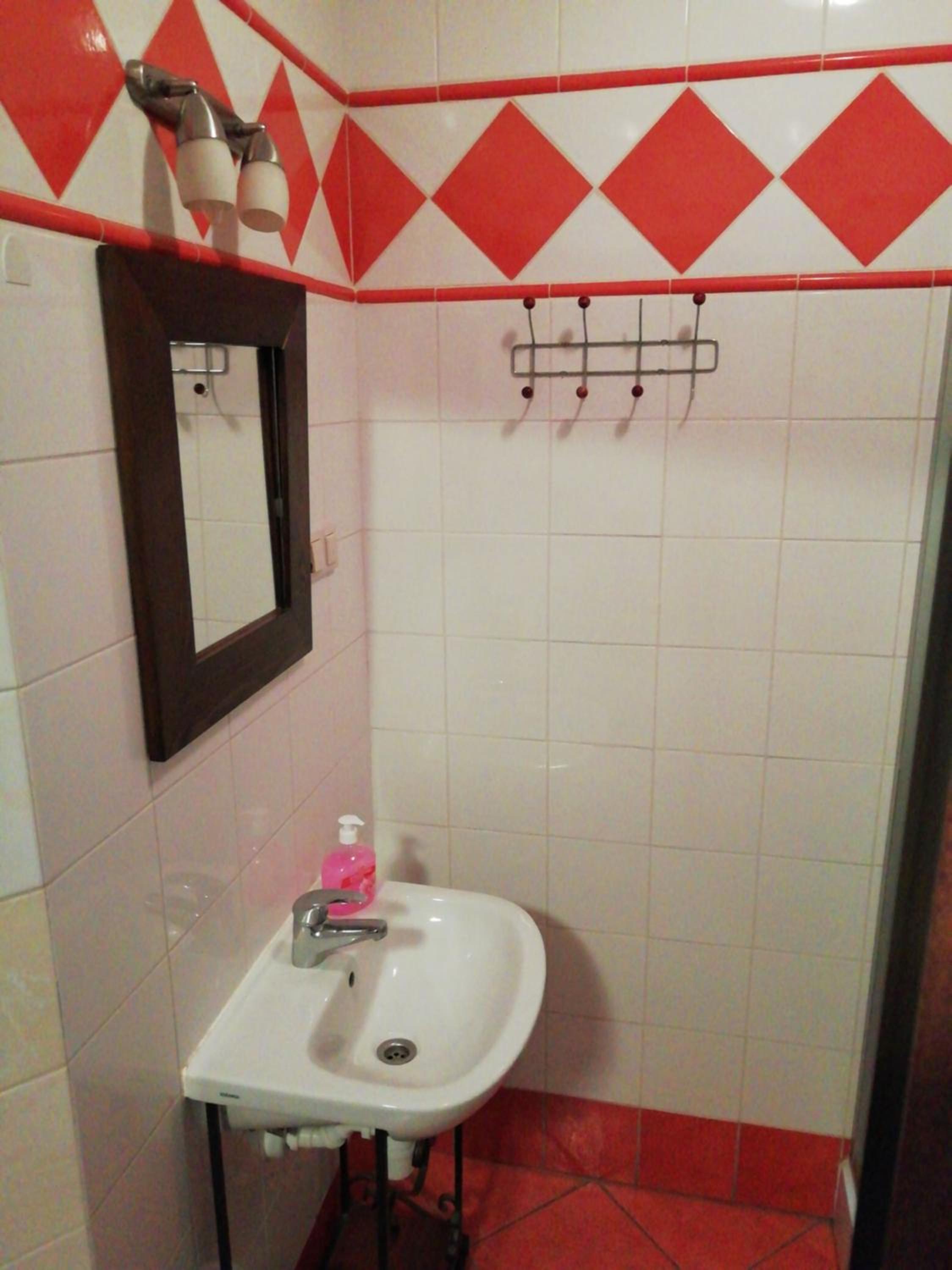 Standard Suite - Photo 8