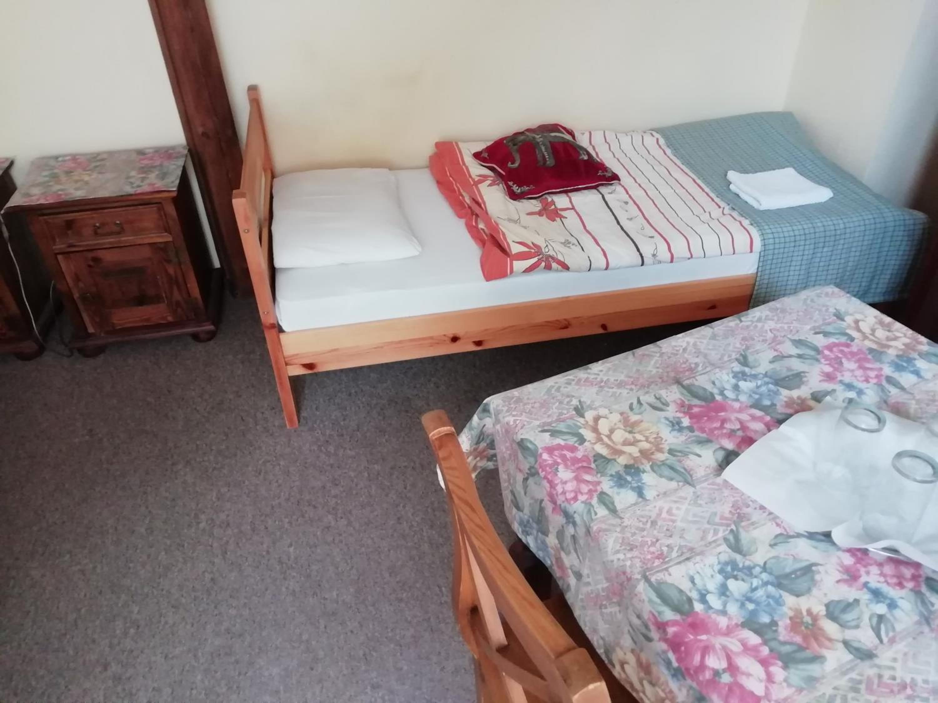 Standard Twin Room - Photo 1