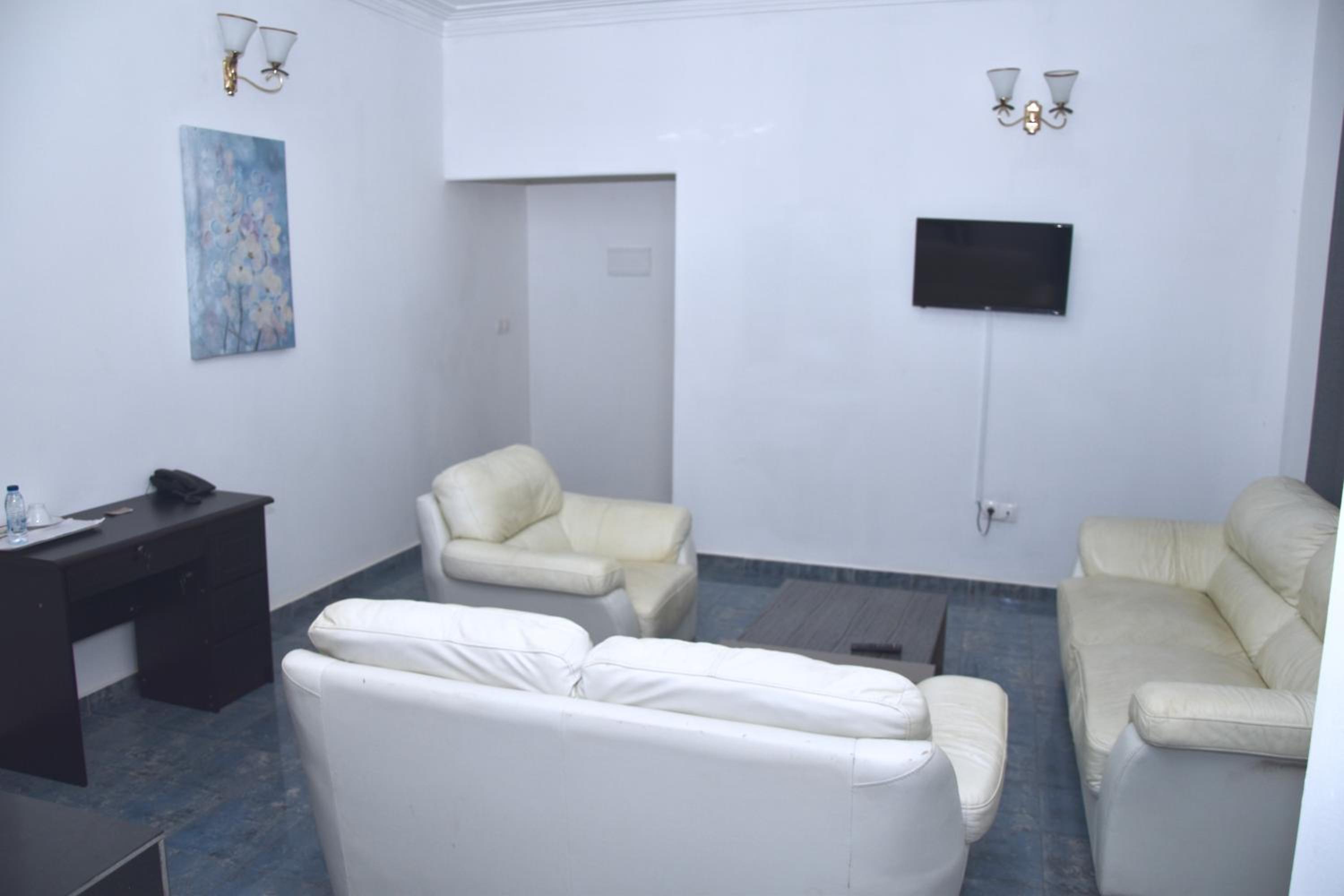 Deluxe Junior Suite photo 2