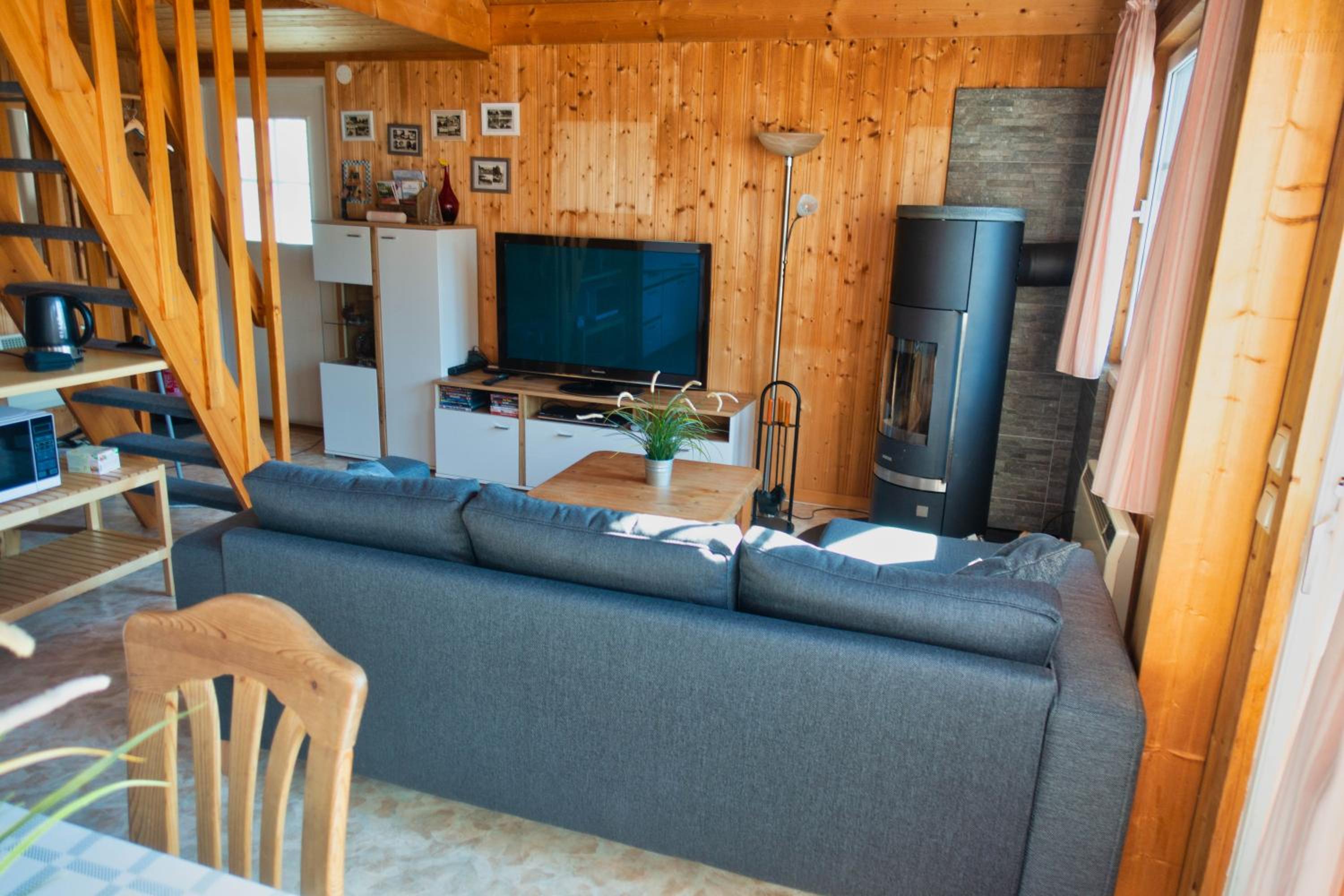 Three-Bedroom House photo 3