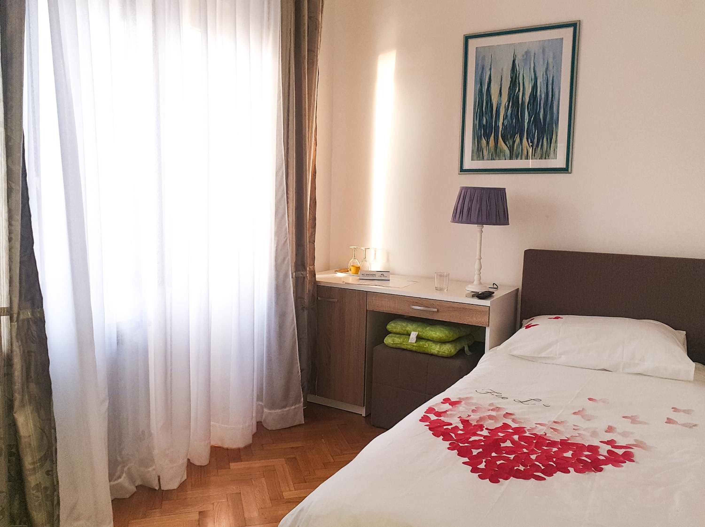 Twin Room with Balcony and Sea View - Photo 1