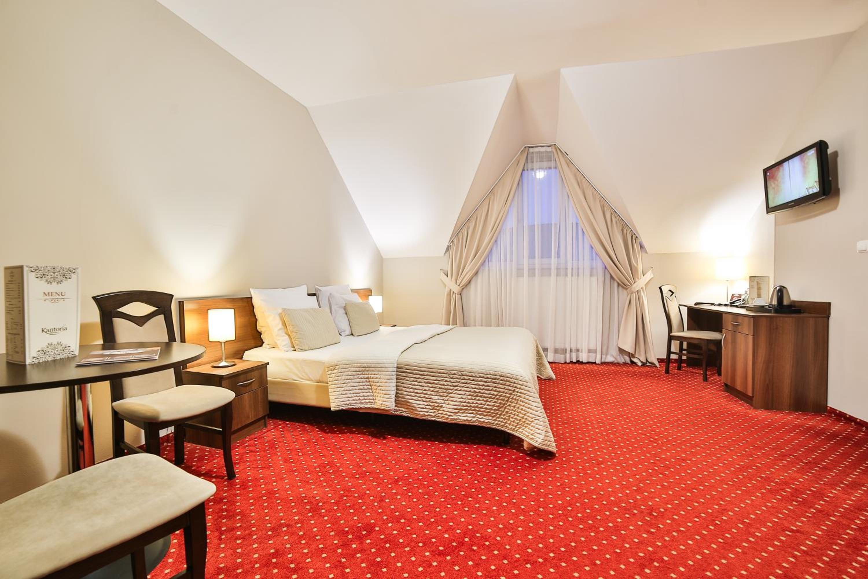 Deluxe King Room photo 2
