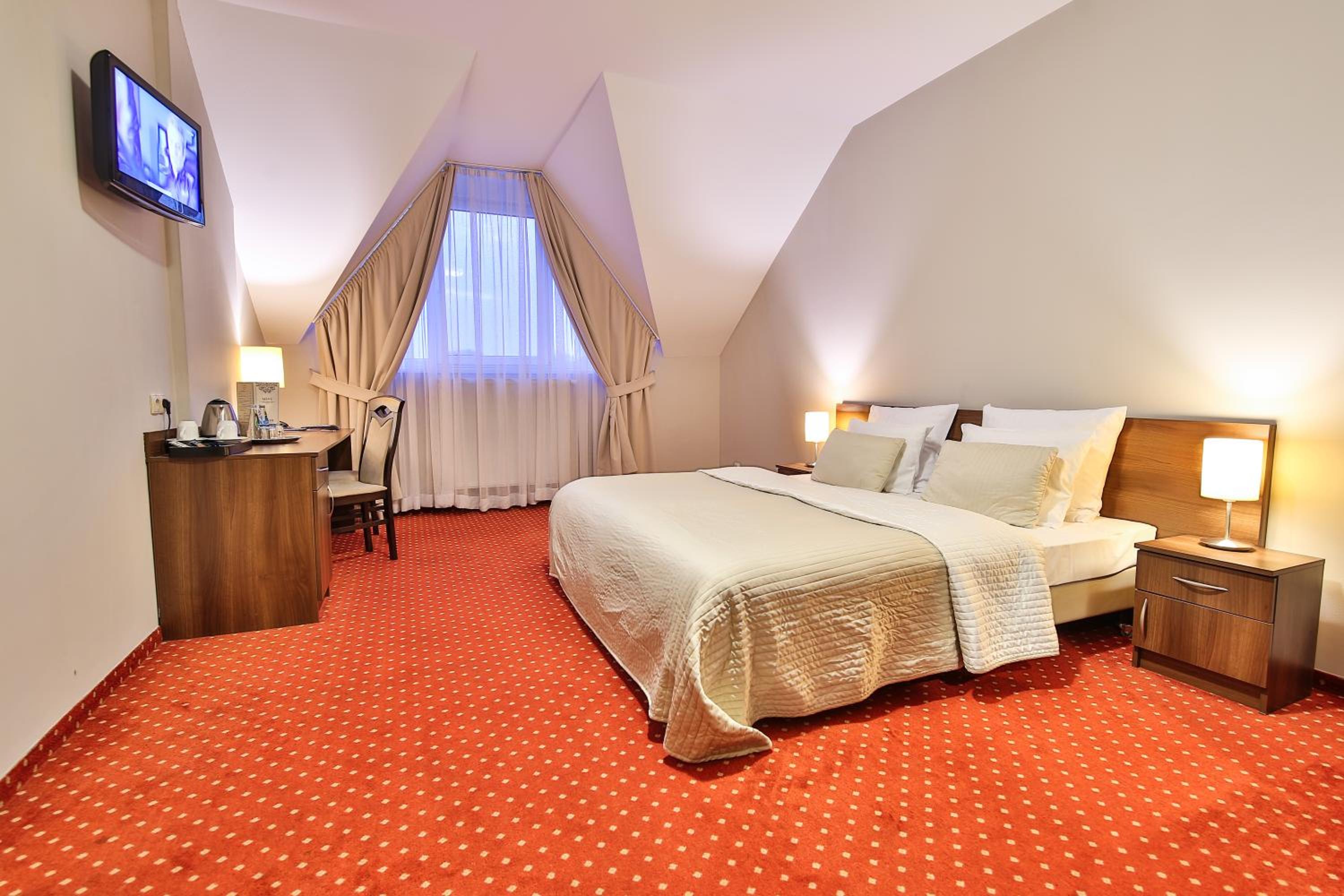 Deluxe King Room photo 3