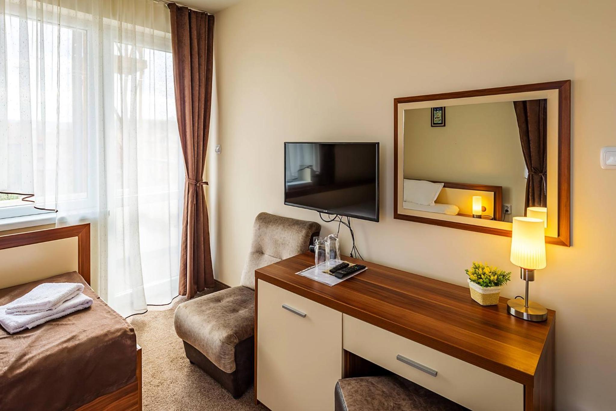 Large Twin Room photo 2