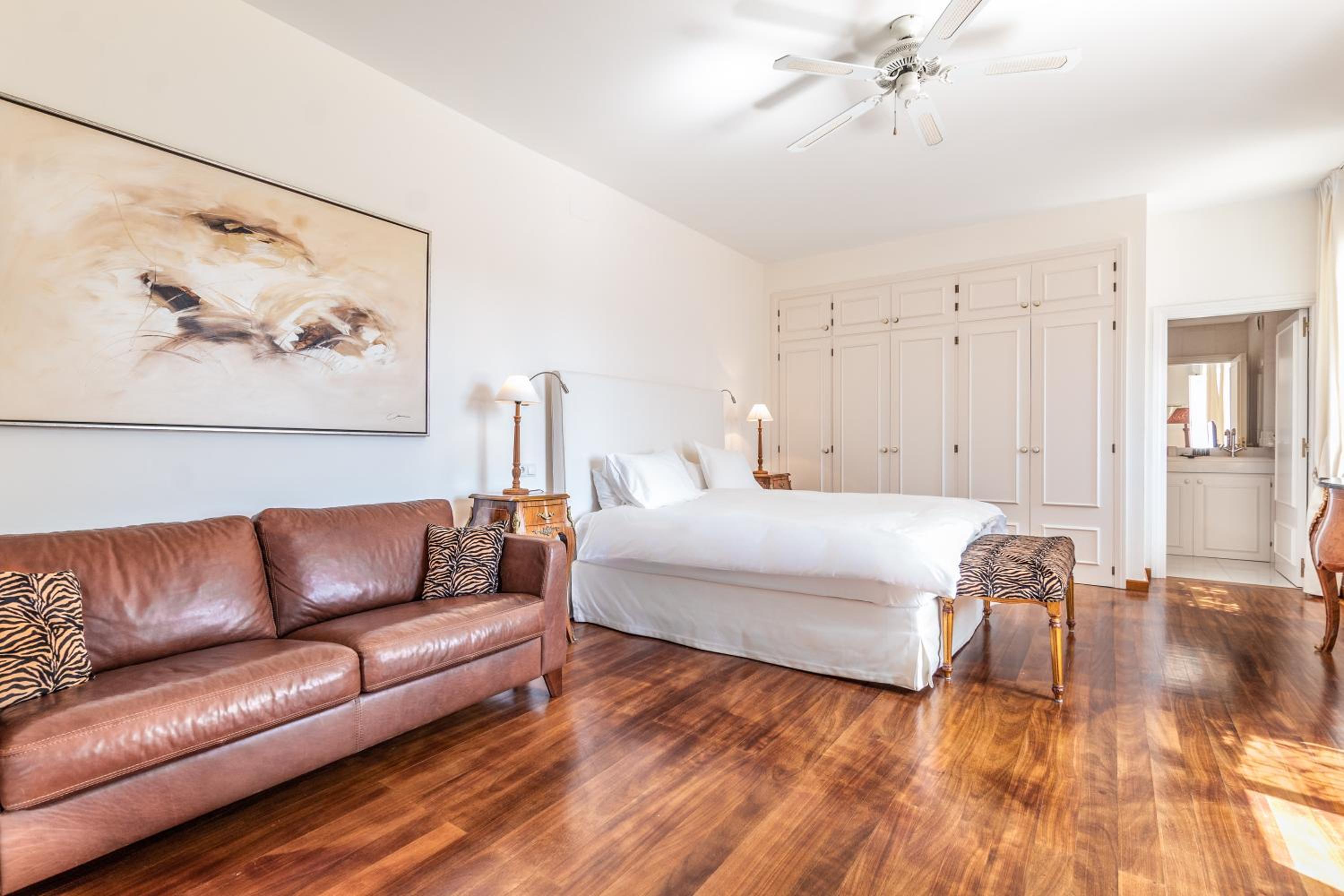 Deluxe King Room photo 2