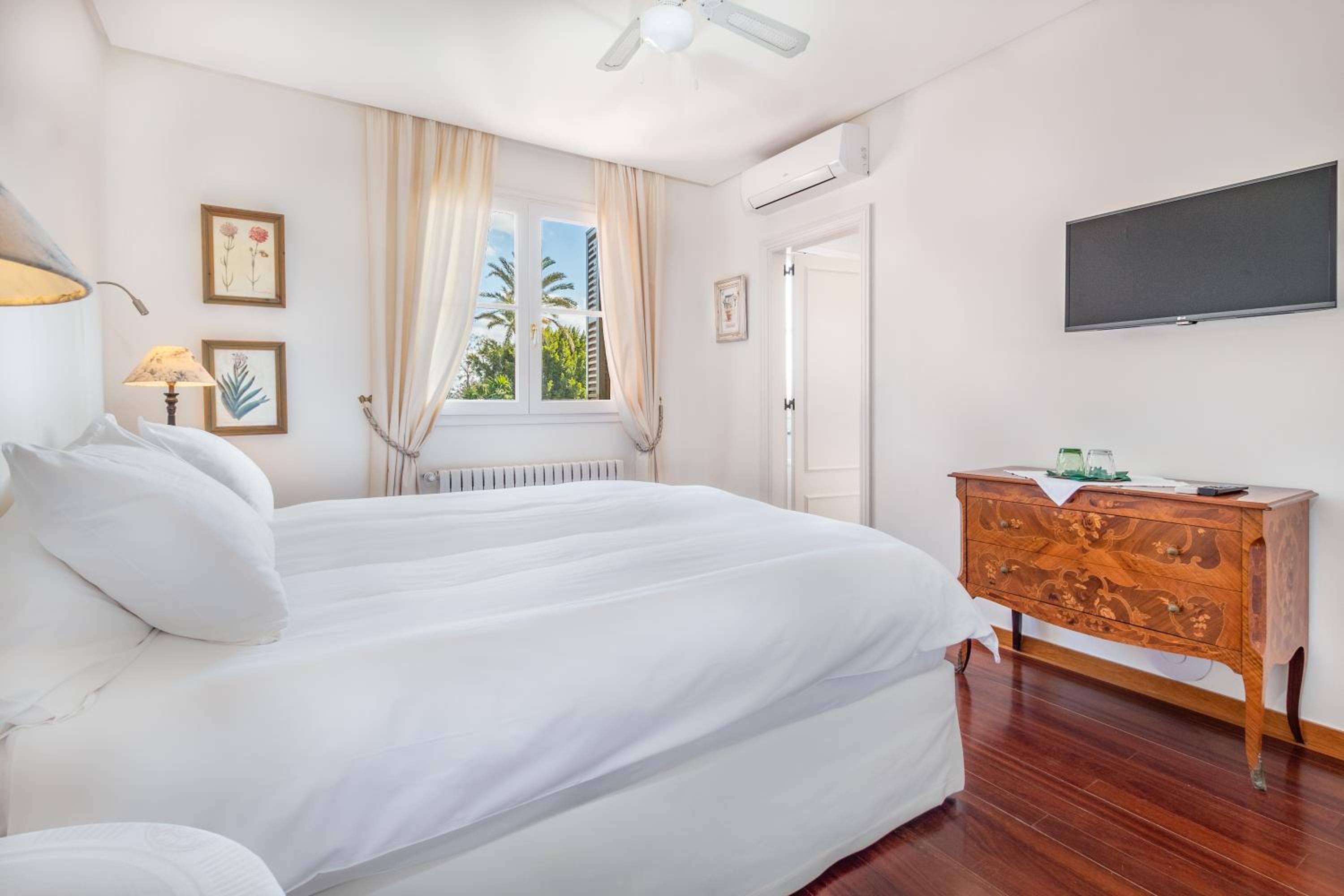 Deluxe Double Room photo 3