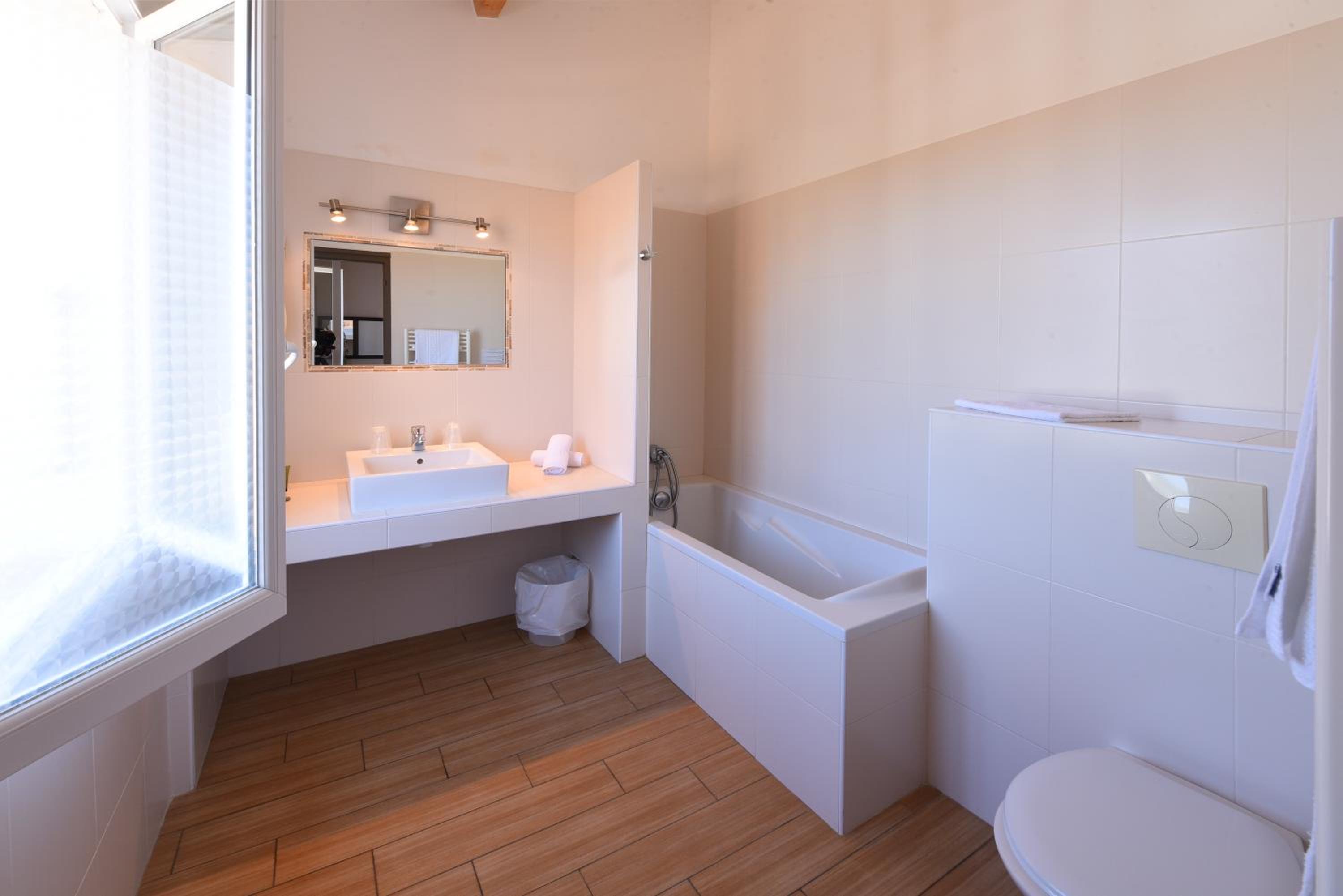 Superior Double Room with Pool View - Photo 2