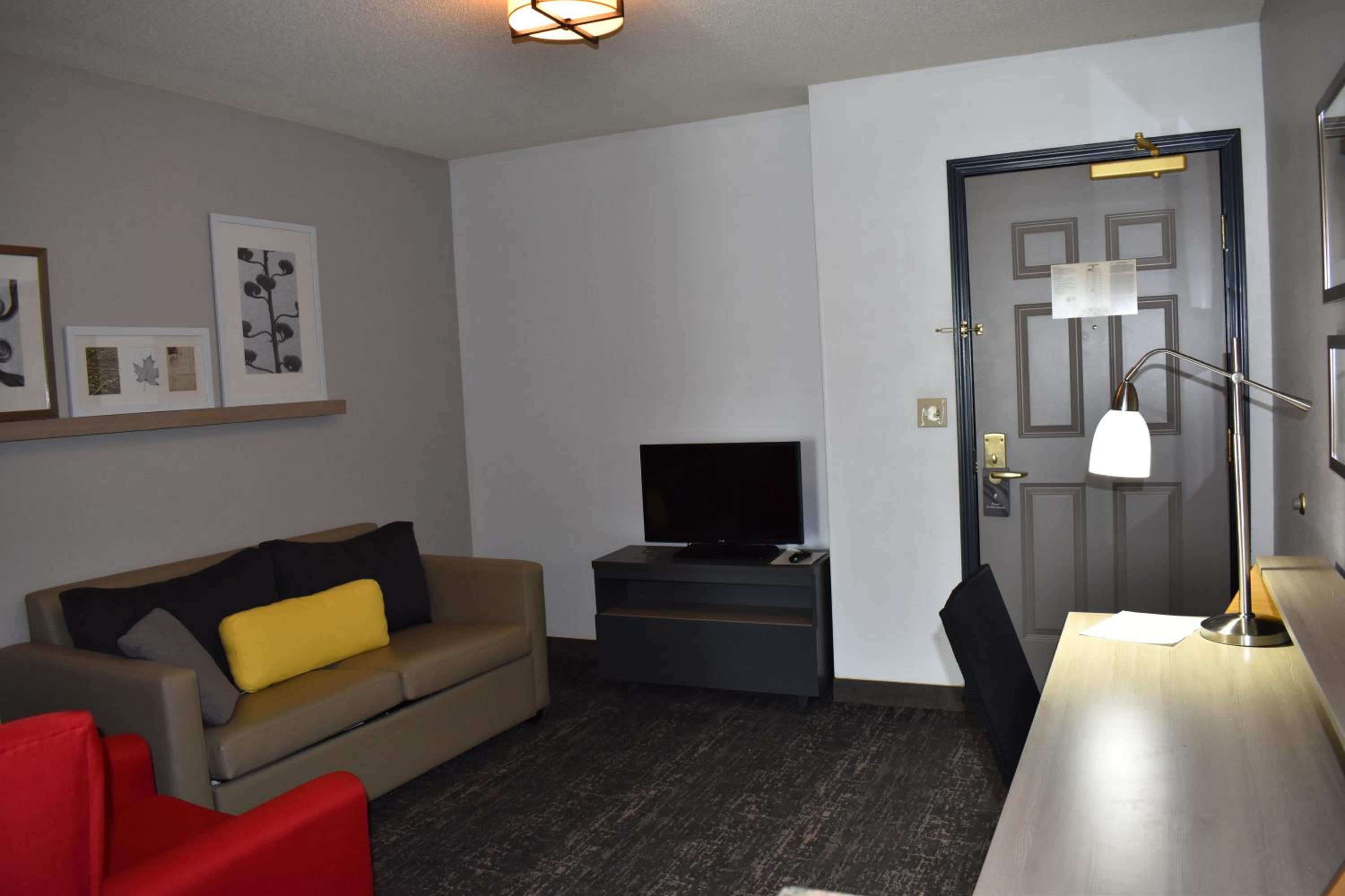 One-Bedroom King Suite - Non-Smoking - Photo 7