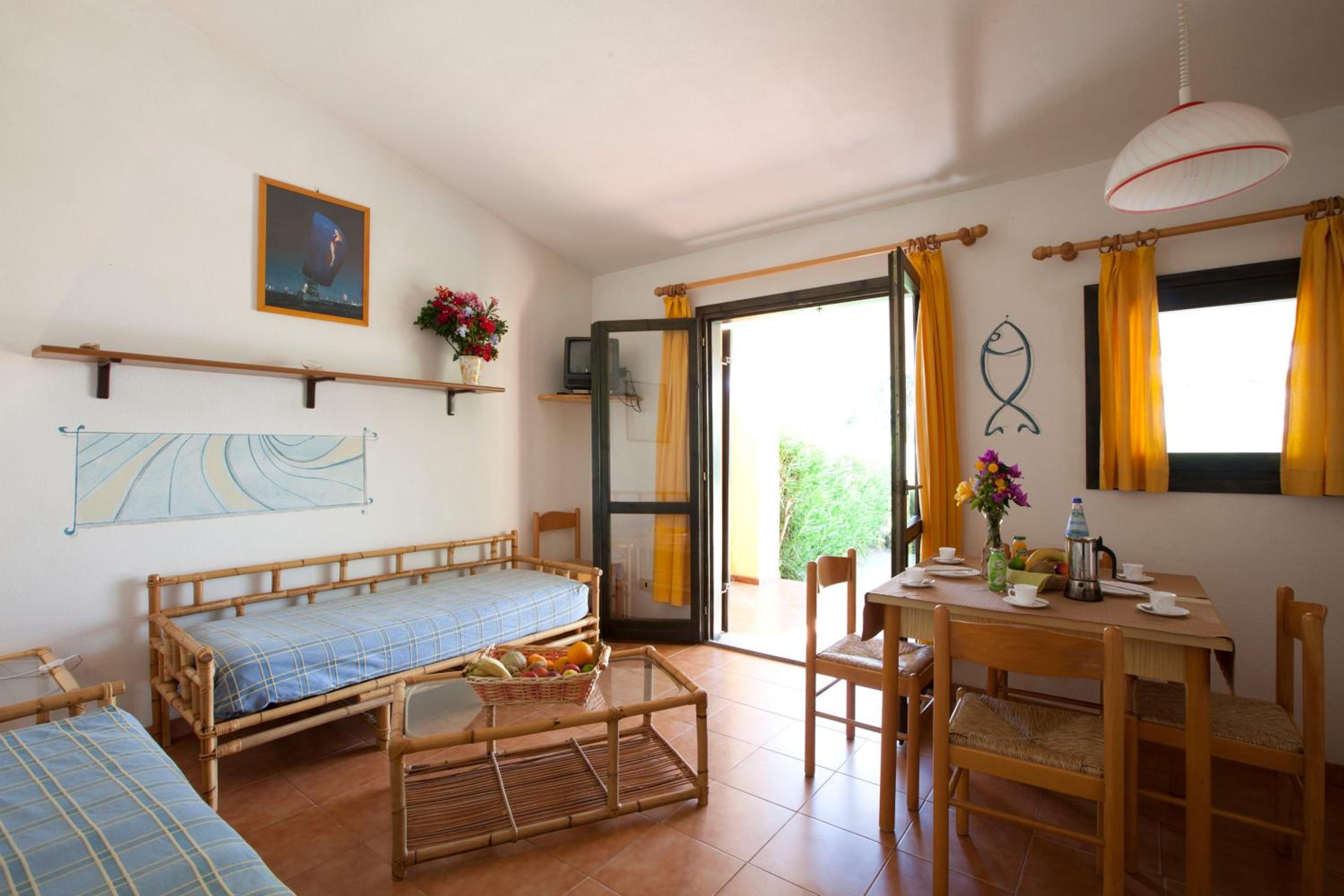 One-Bedroom Apartment with Sea View (4 Adults)