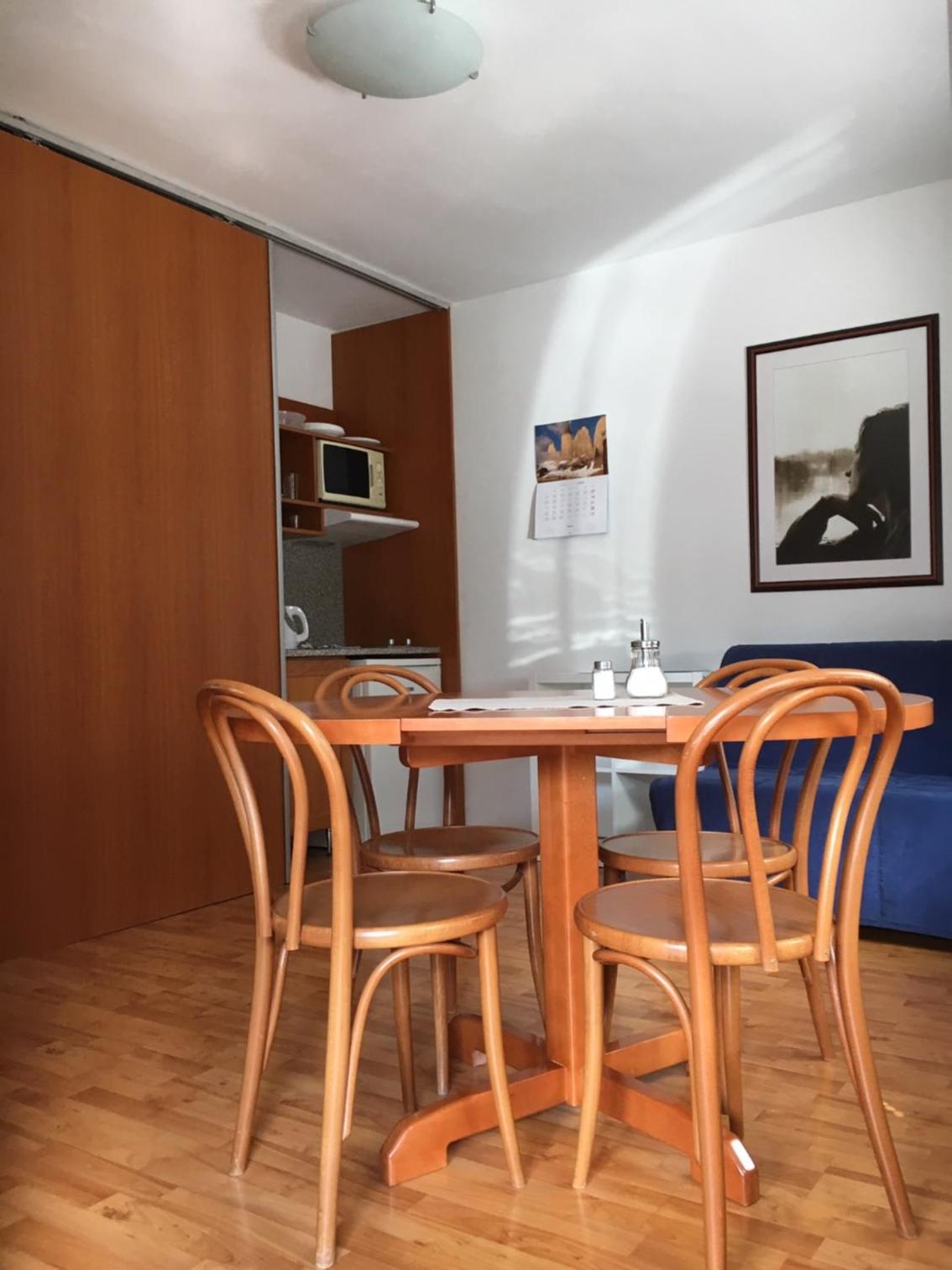One-Bedroom Apartment (4 Adults) with balcony and extra bed A4 photo 3