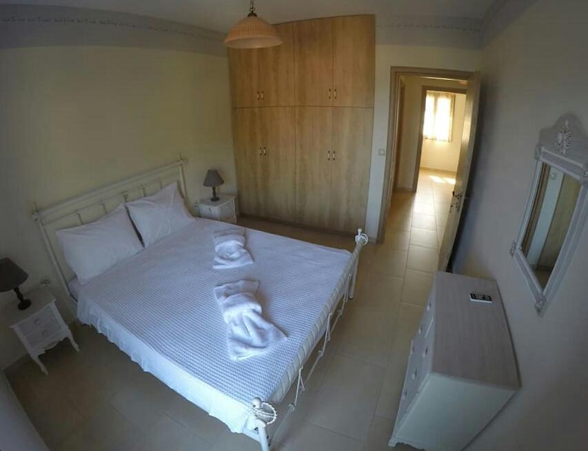 Three-Bedroom Villa photo 1