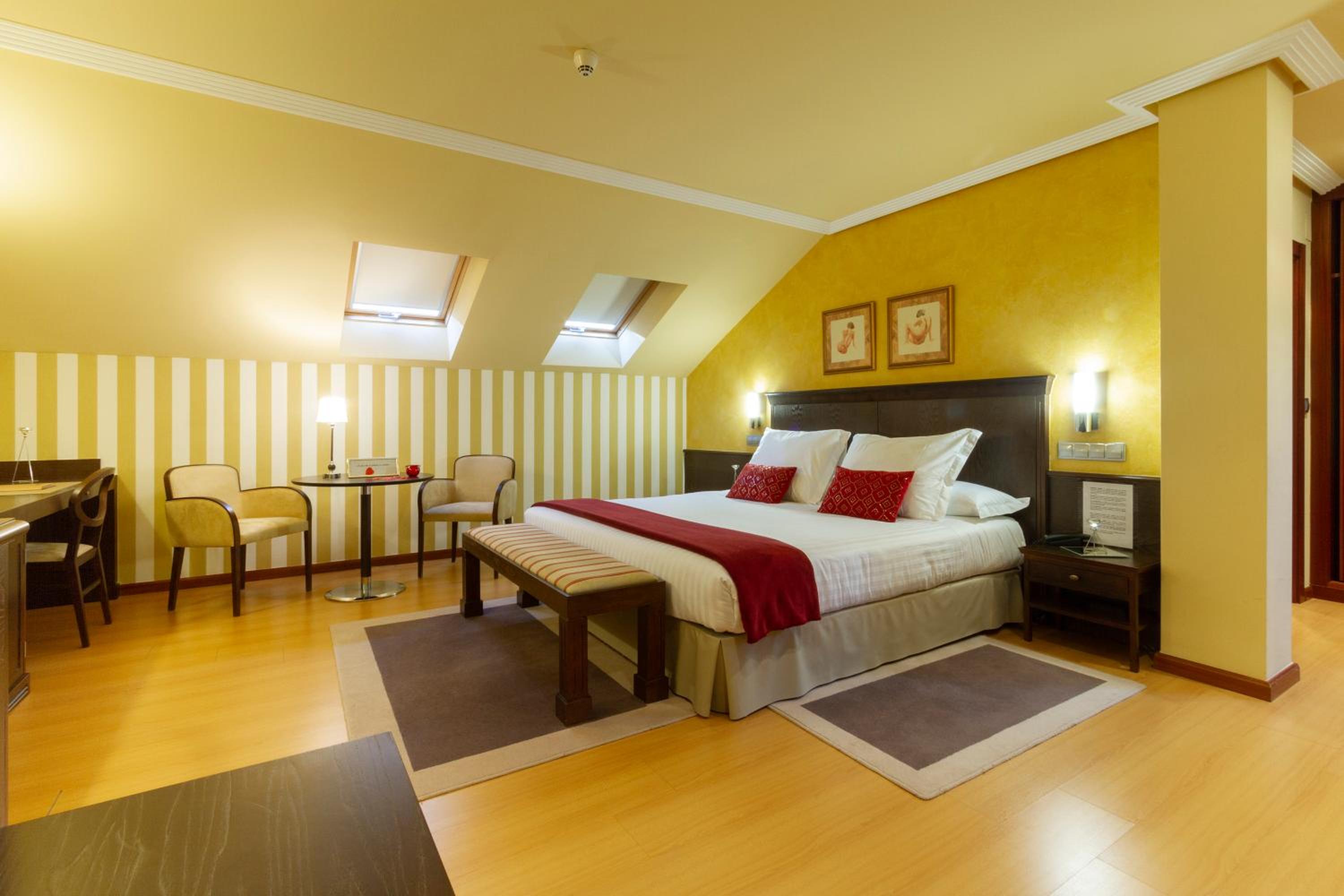 Habitación Doble con Bañera de Hidromasaje