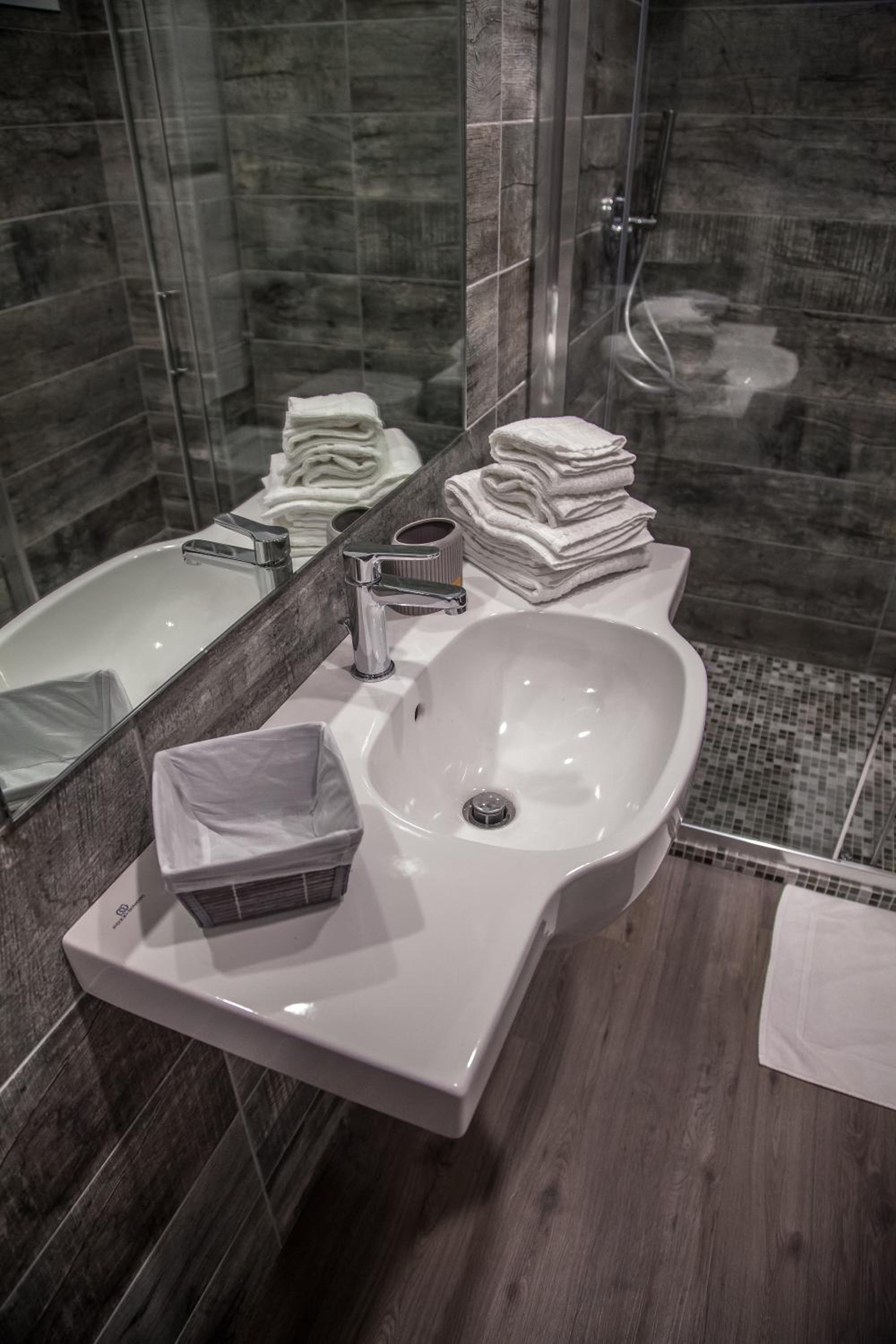 Deluxe Double or Twin Room with Garden View - Photo 28