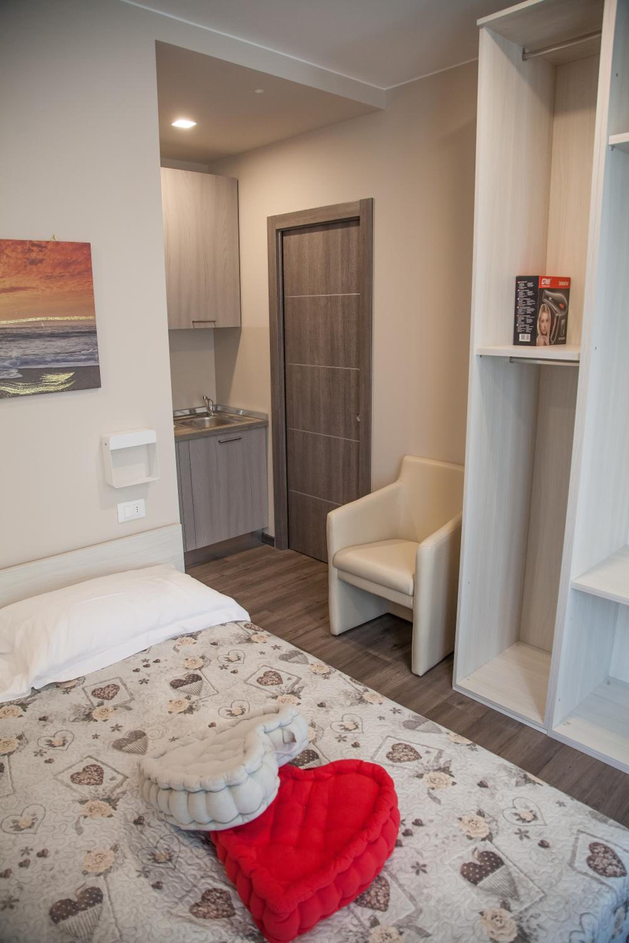 Deluxe Double or Twin Room with Garden View - Photo 11