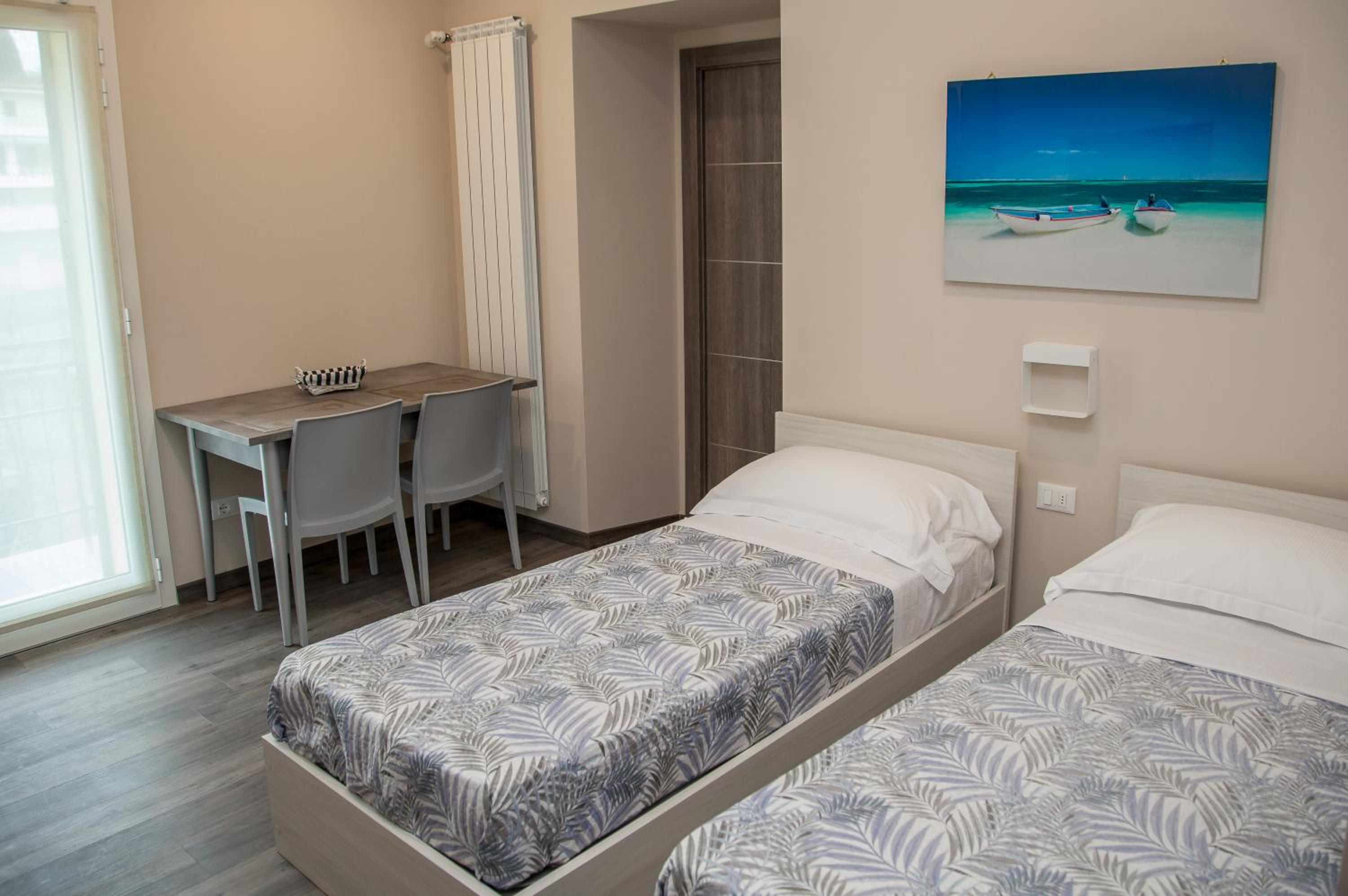 Deluxe Double or Twin Room with Garden View - Photo 8