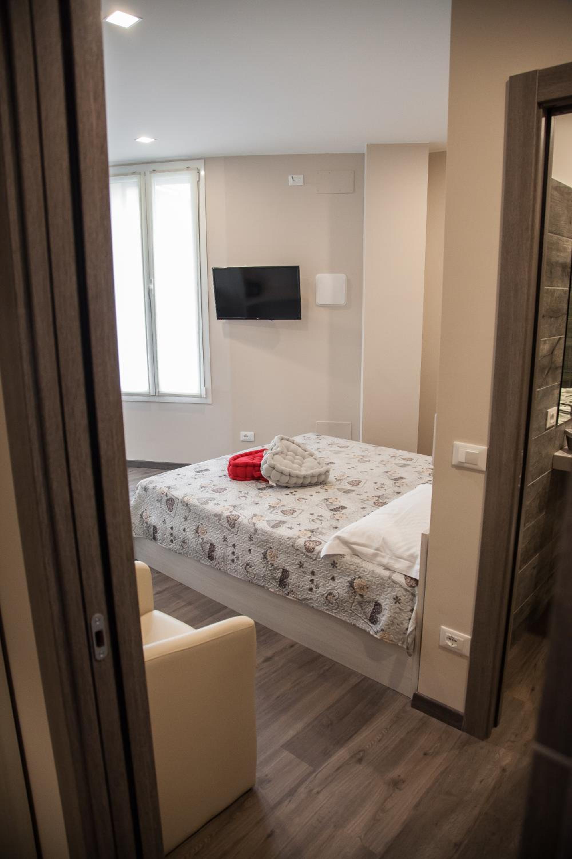 Deluxe Double or Twin Room with Garden View - Photo 7