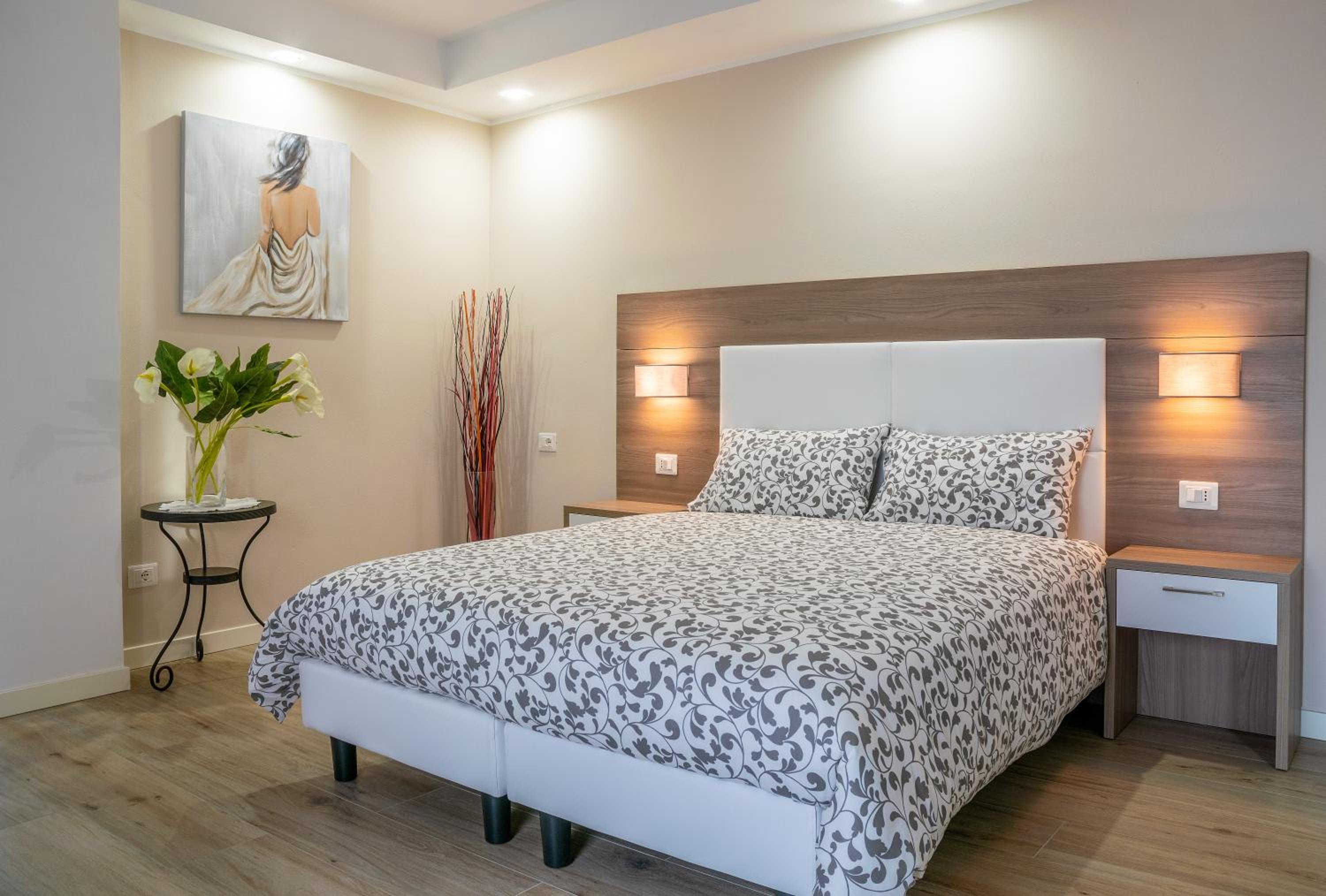Double Room With Private Bathroom photo 2