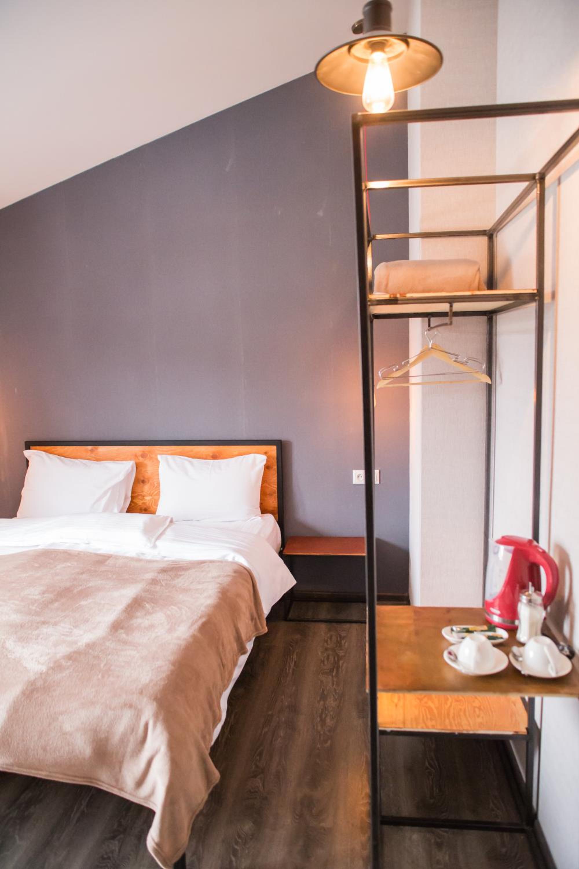 Budget Double Room - Photo 2