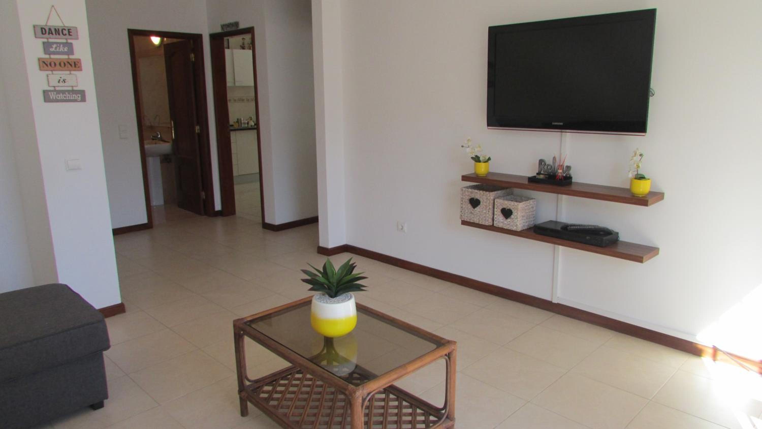 Apartment with Mountain View - Photo 19