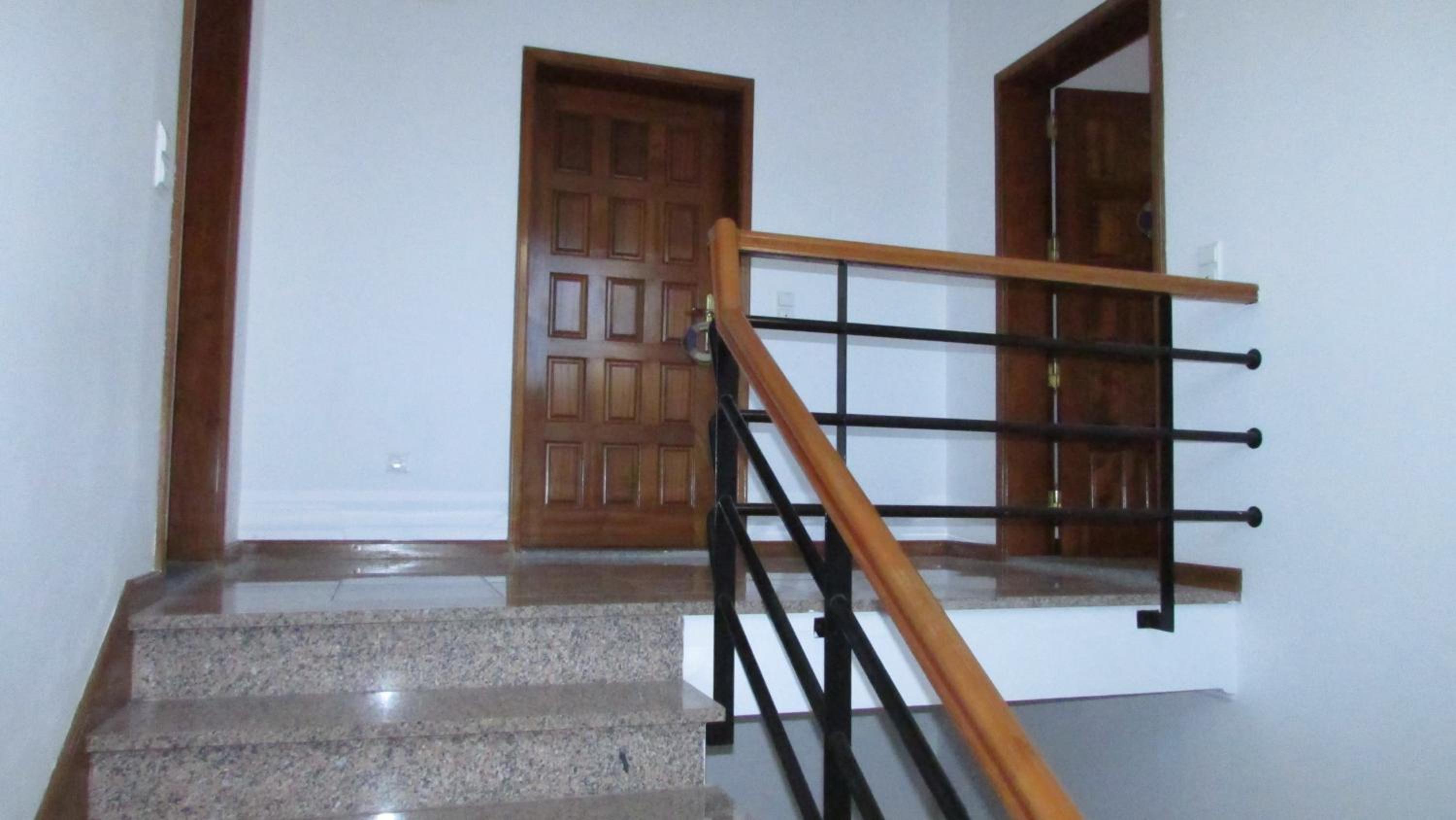 Apartment with Mountain View - Photo 39