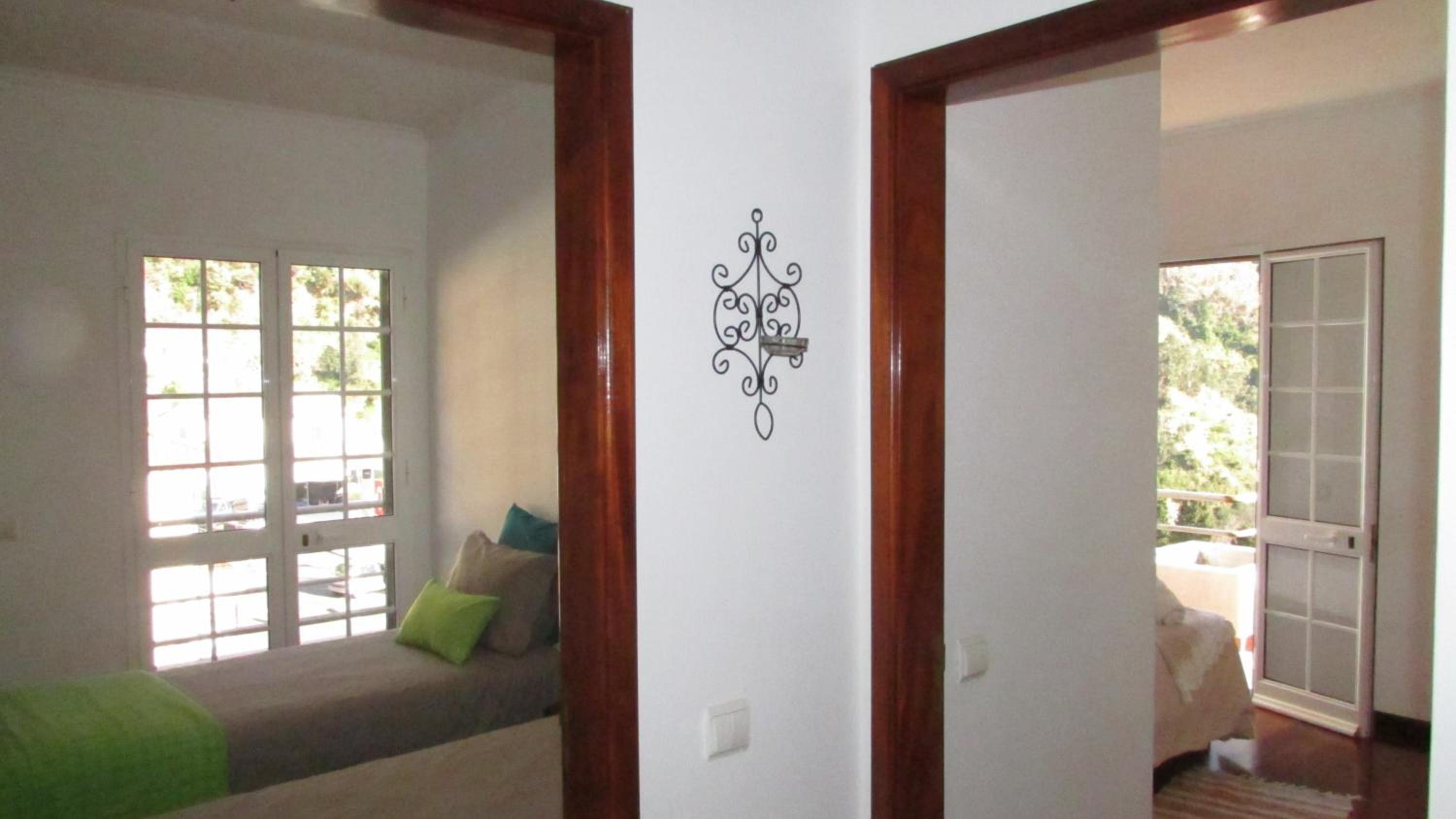 Apartment with Mountain View - Photo 34