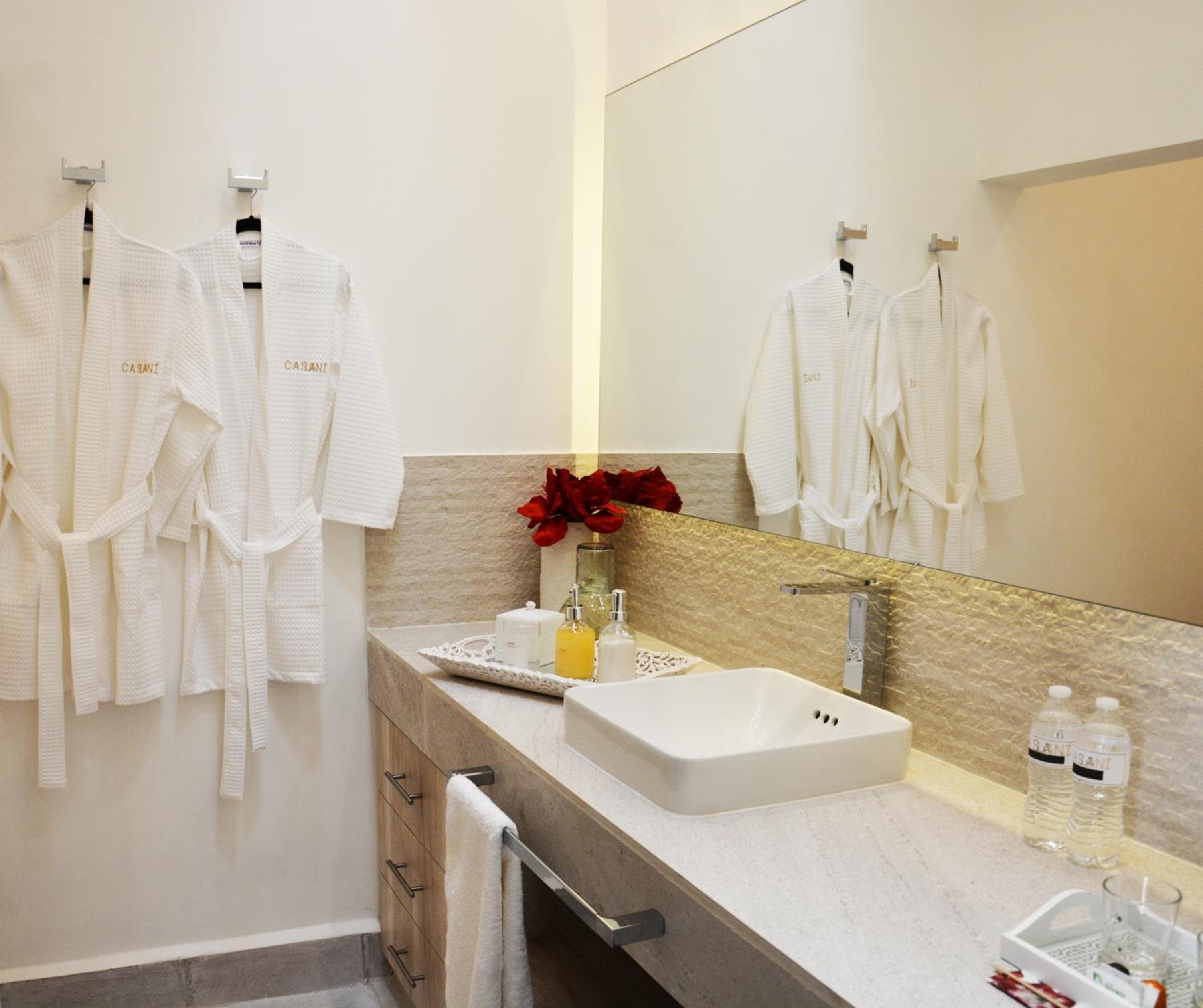 Deluxe King Room - Photo 4