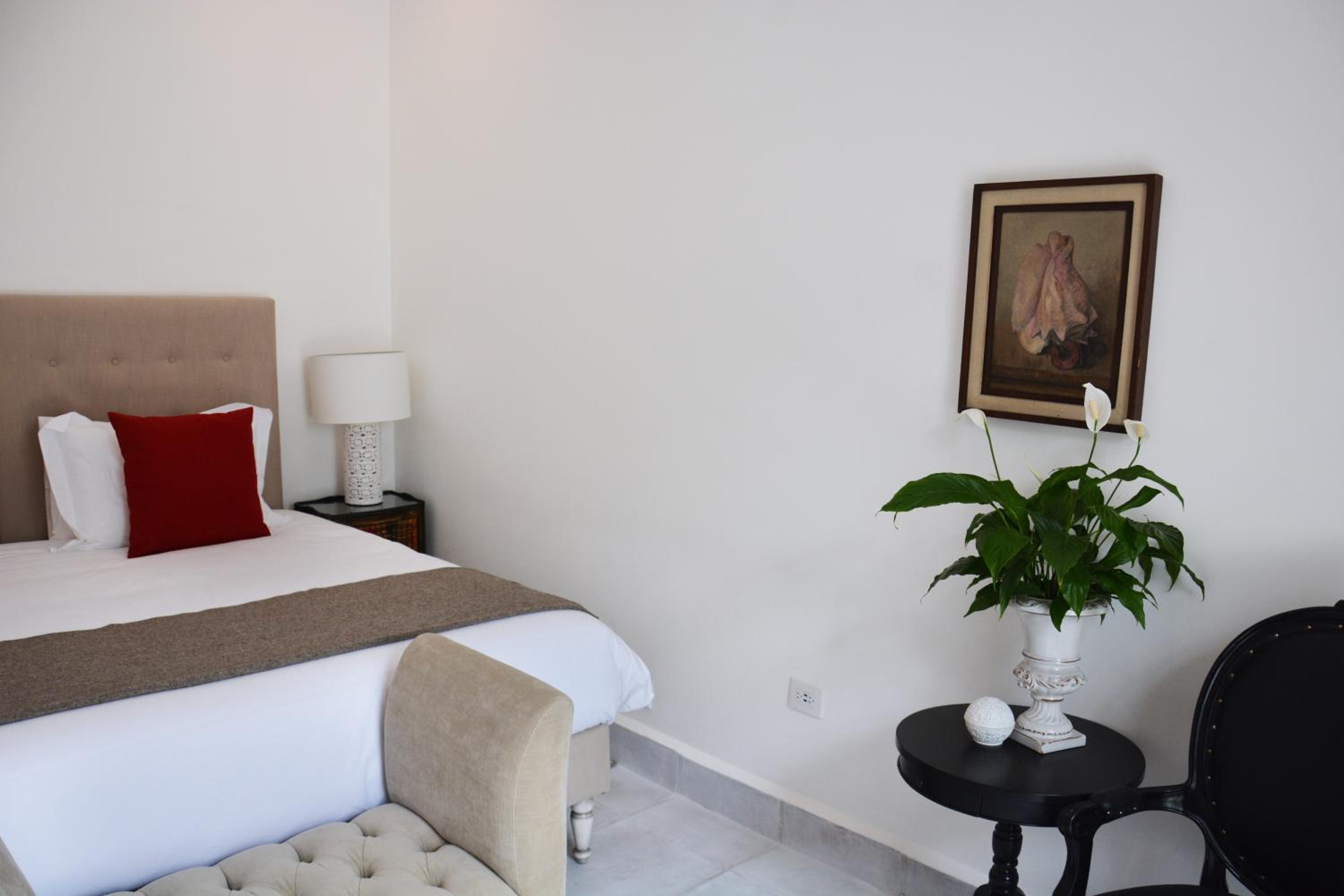Deluxe King Room - Photo 1